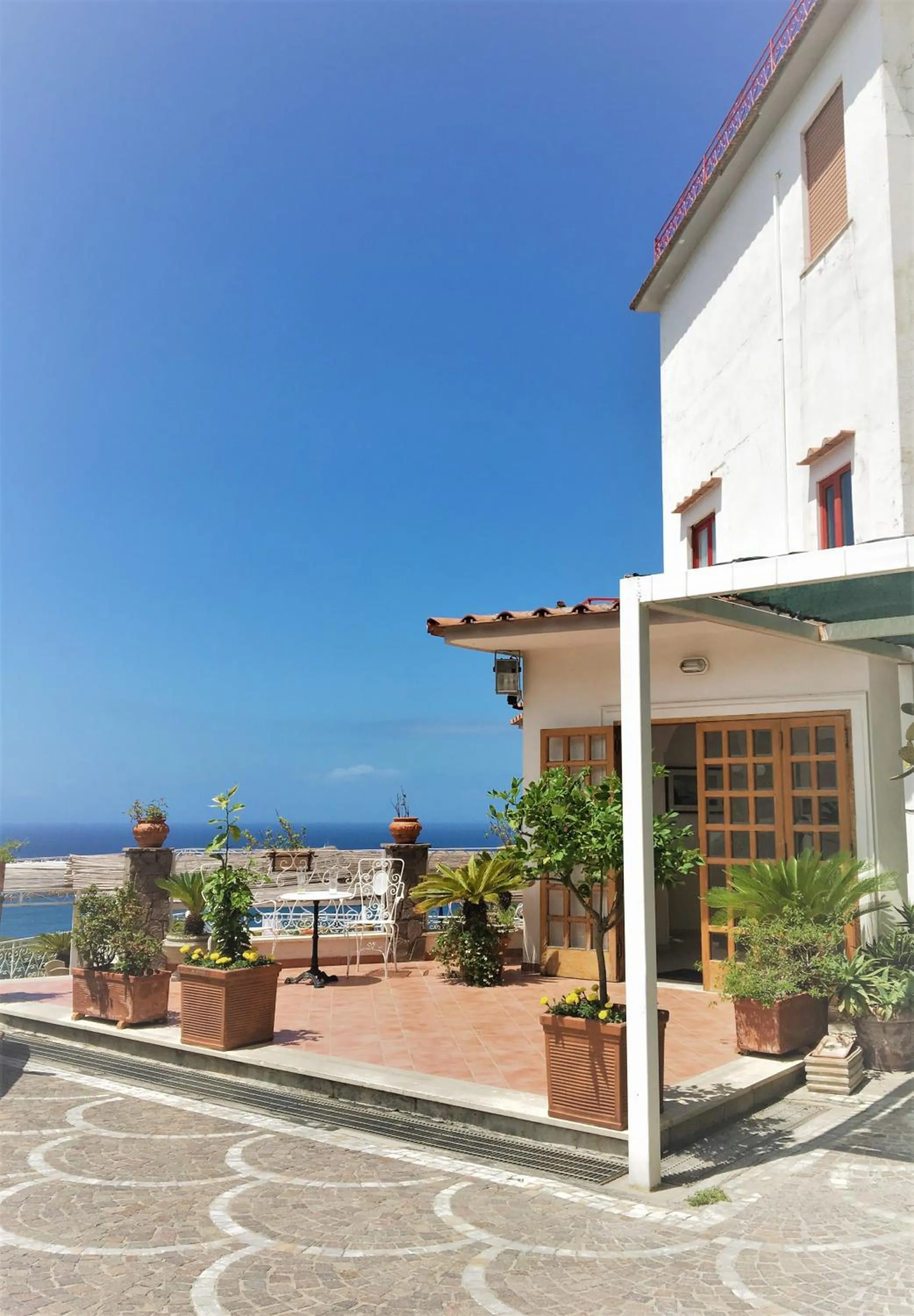 Facade/entrance in Hotel Dania