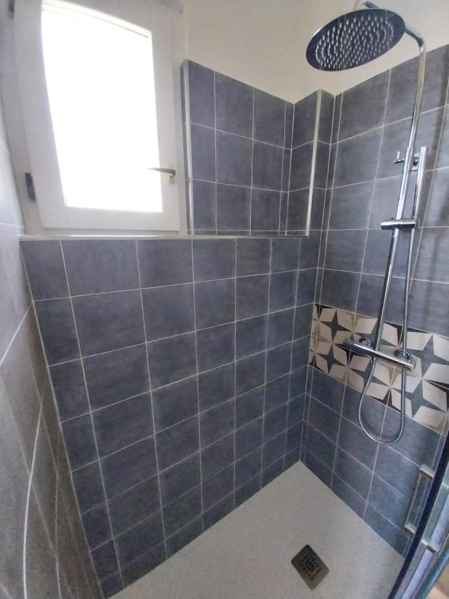 Shower in Hotel Dania