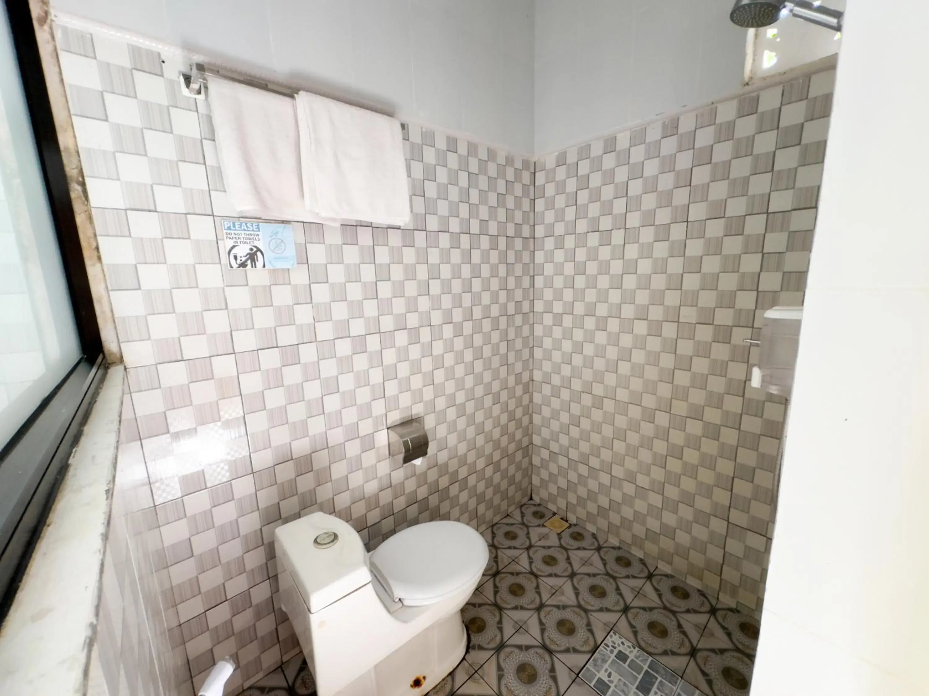 Shower in Batu Kandik Homestay Shower in Batu Kandik Homestay