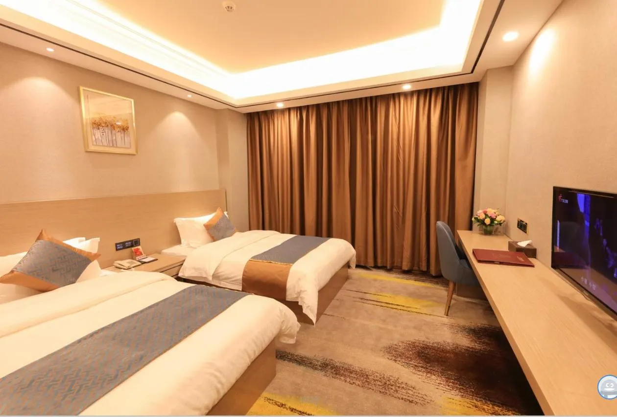 Bed in Five Rams City Hotel