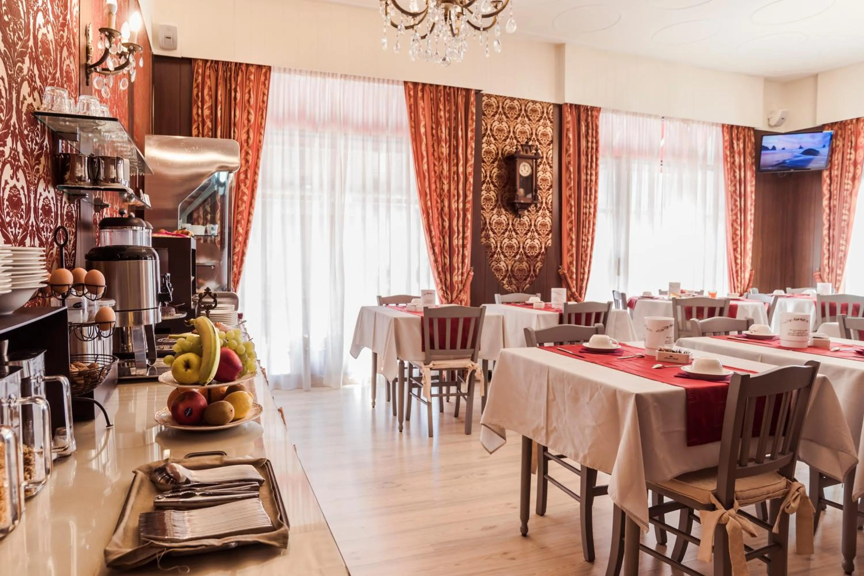 Dining area in Hotel Marisa