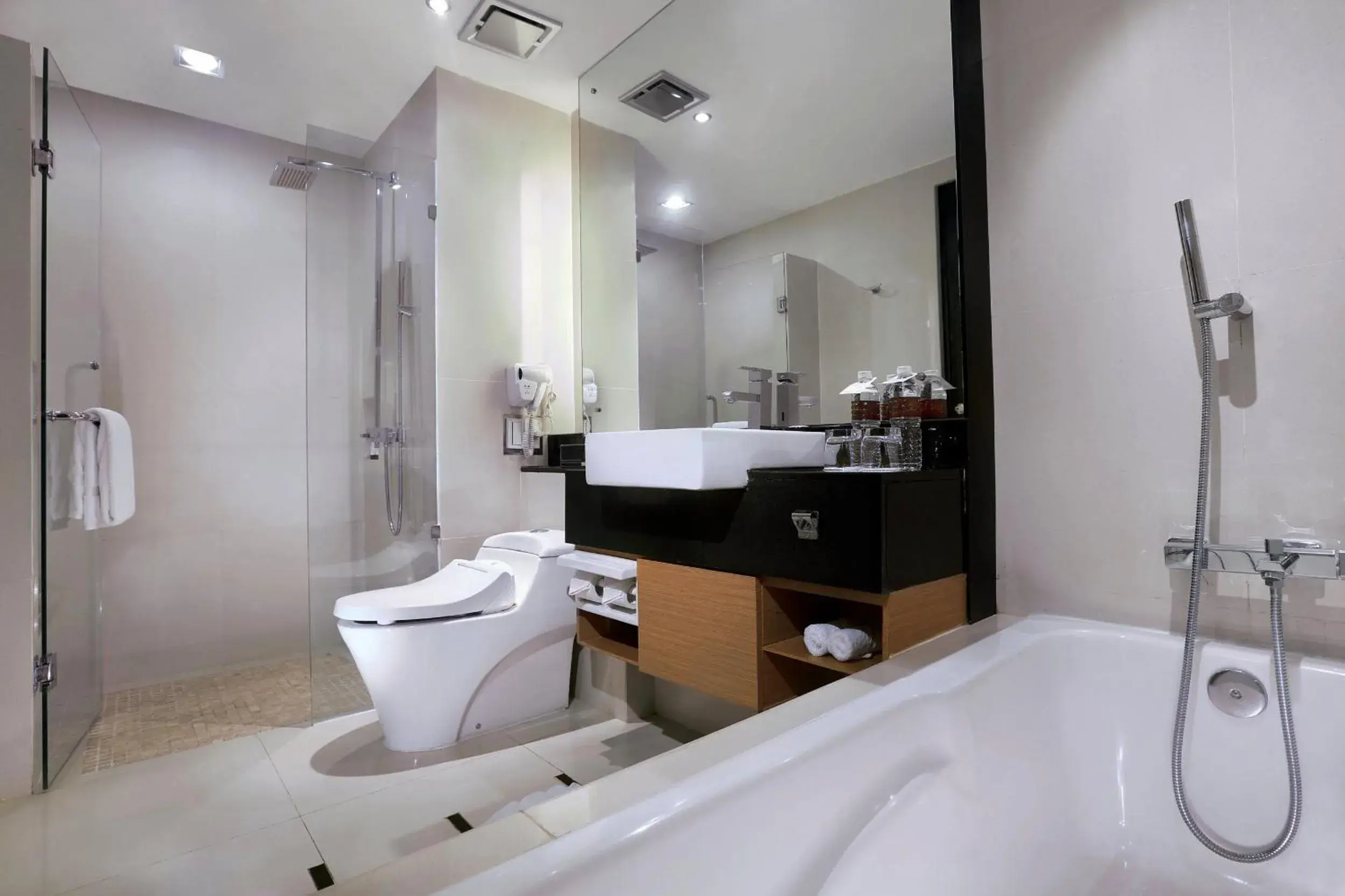 Grand City Hall Hotel & Serviced Residences Grand City Hall Hotel & Serviced Residences