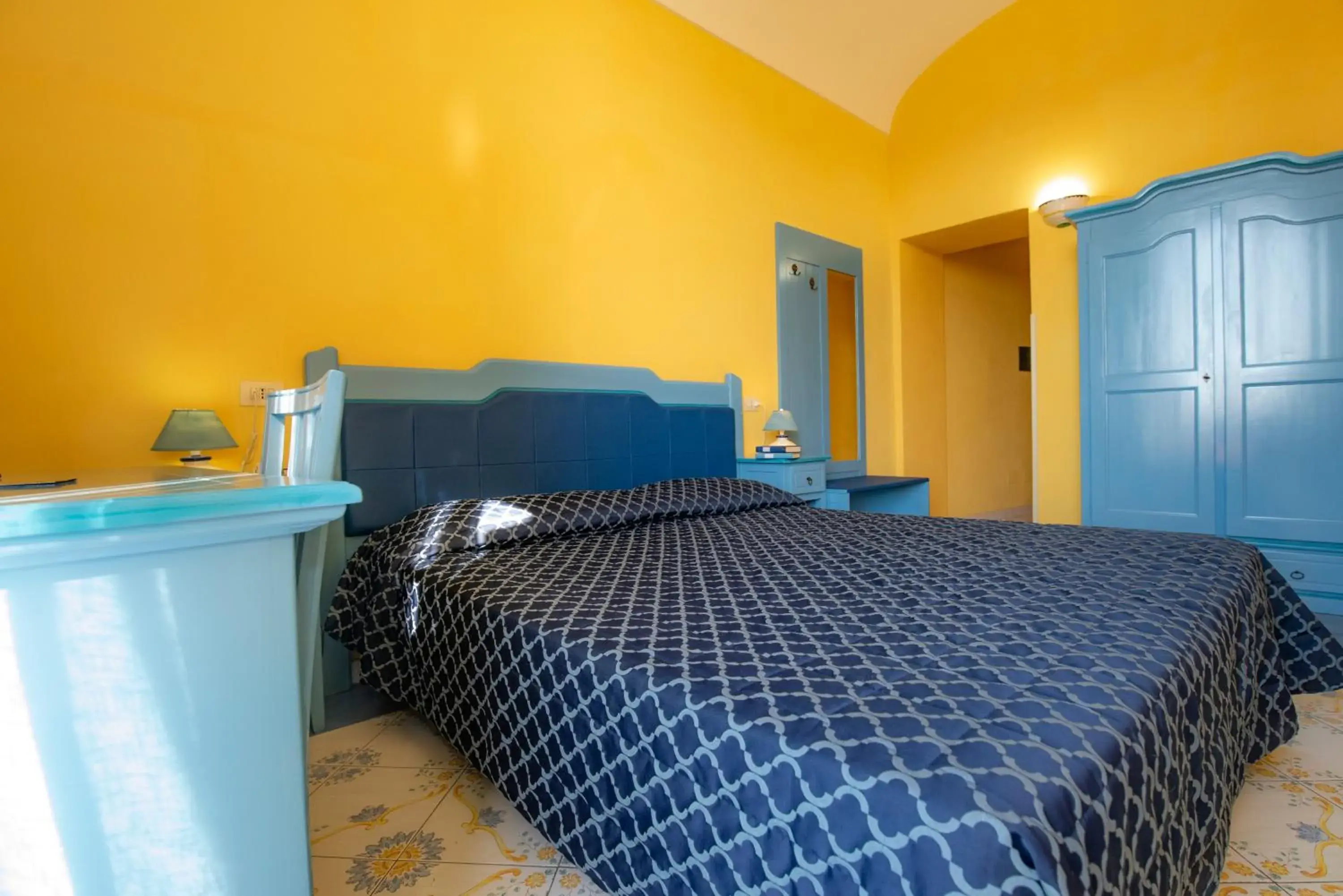 Deluxe Double or Twin Room with Sea View in Hotel Savoia Deluxe Double or Twin Room with Sea View in Hotel Savoia