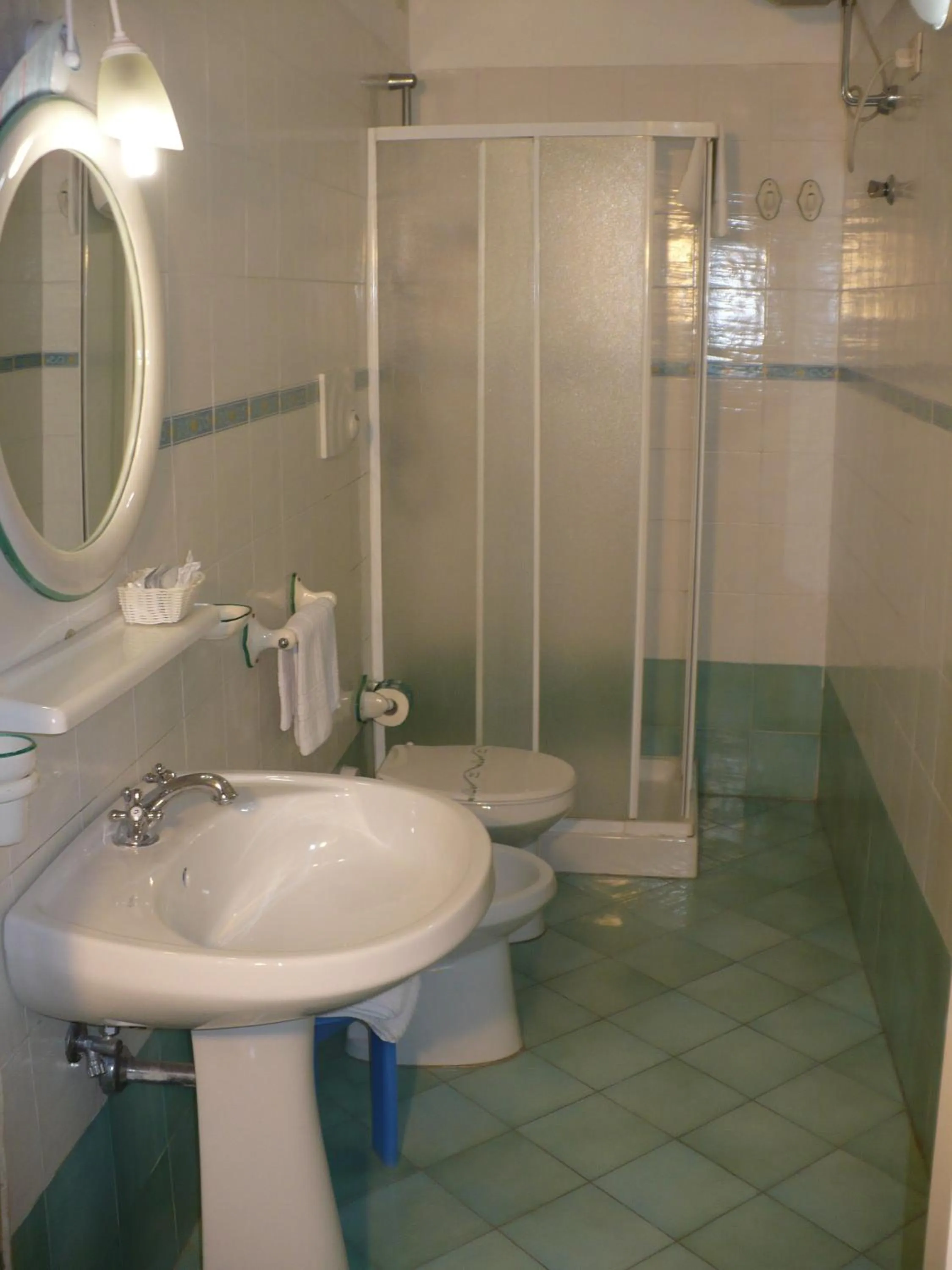 Toilet in Hotel Savoia