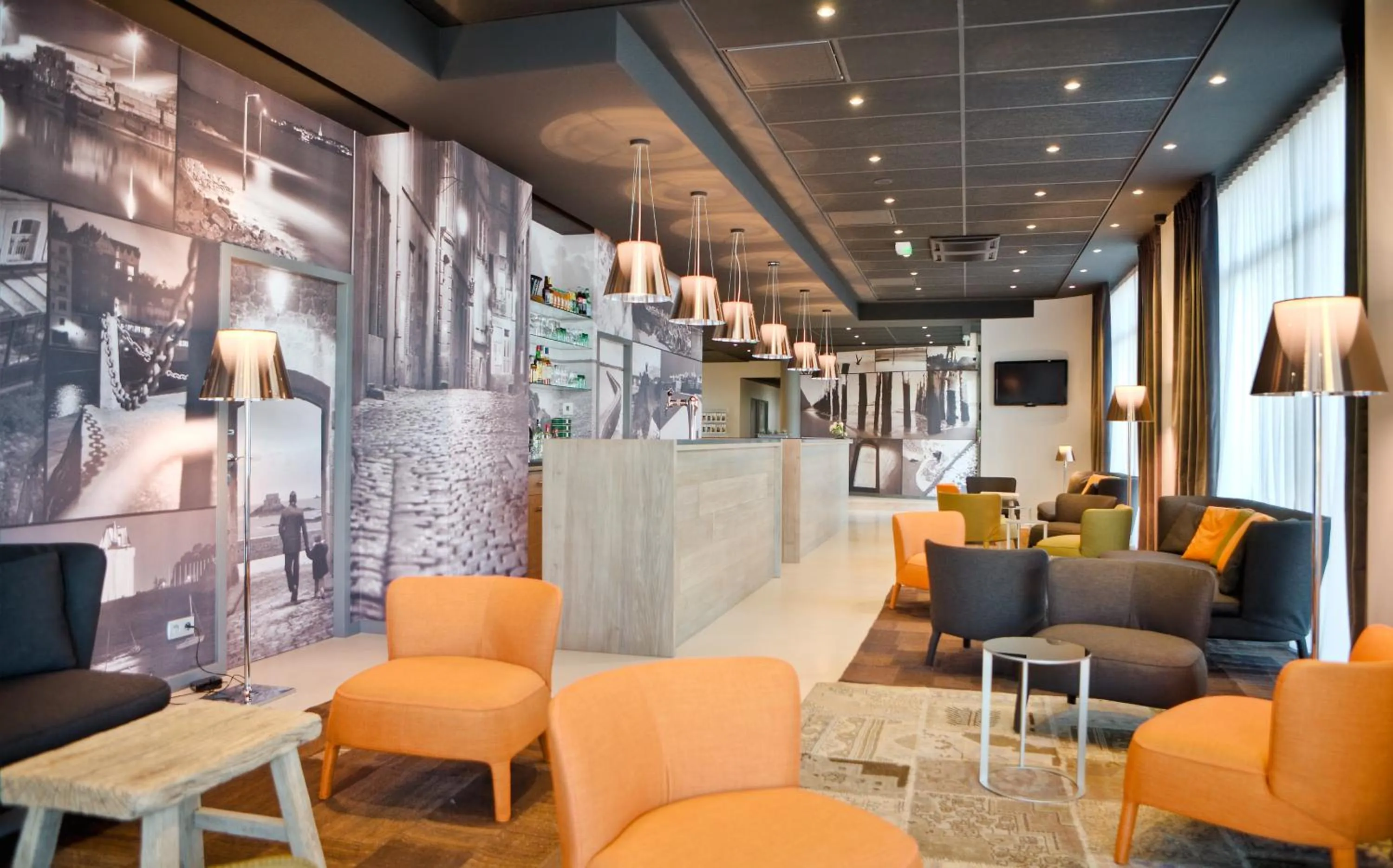 Lounge or bar in Mercure Saint Malo Balmoral