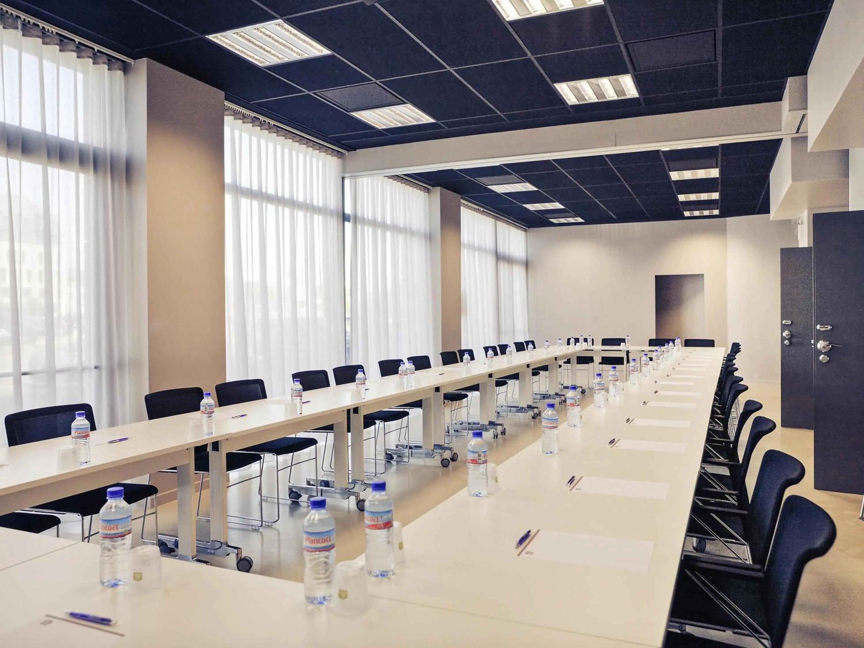 Meeting/conference room in Mercure Saint Malo Balmoral