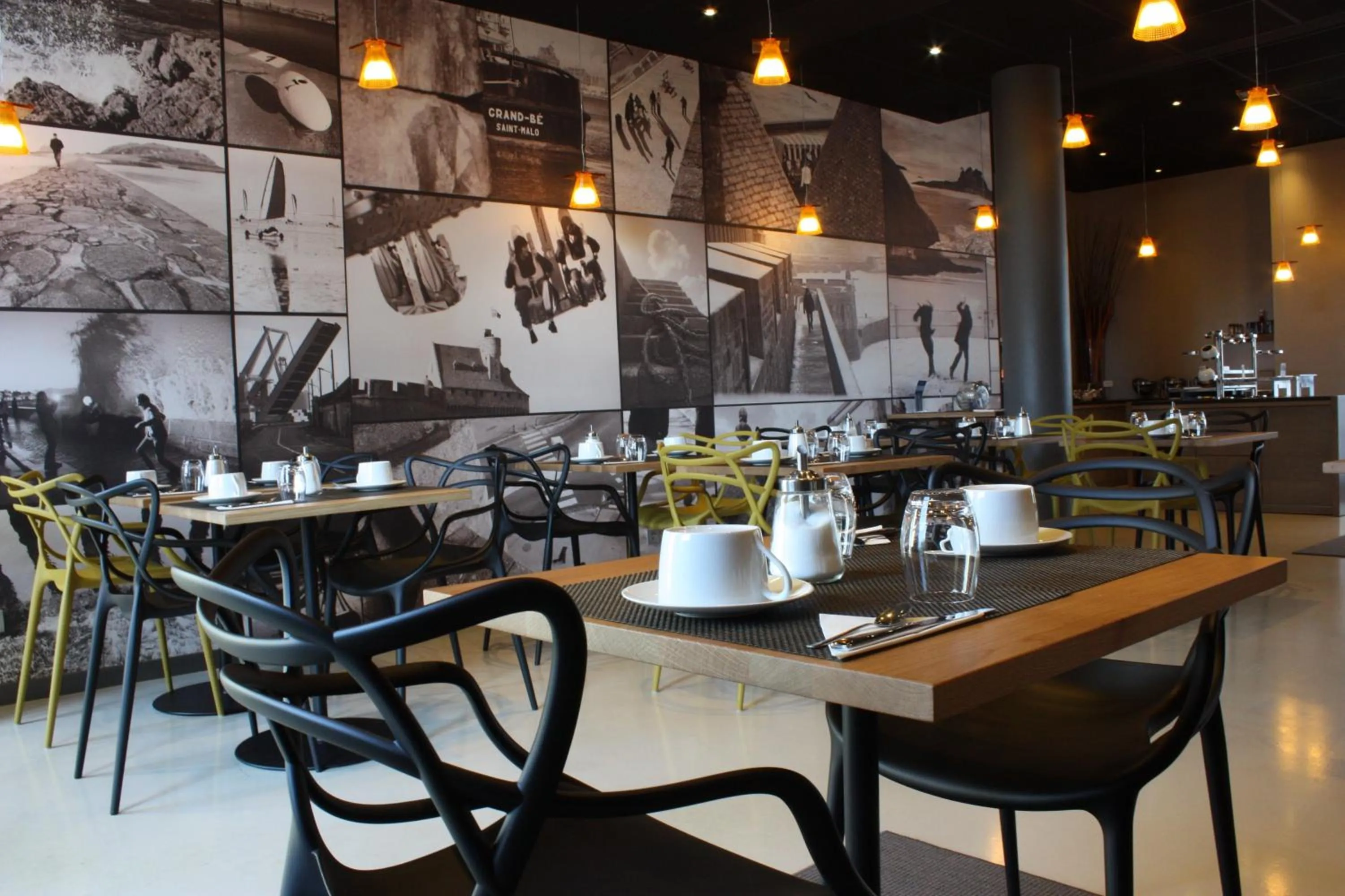 Restaurant/places to eat in Mercure Saint Malo Balmoral