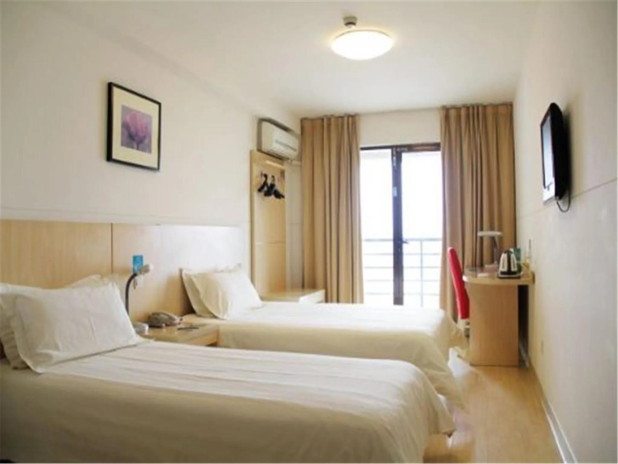 Bed in Jinjiang Inn - Qingdao Zhongshan Road