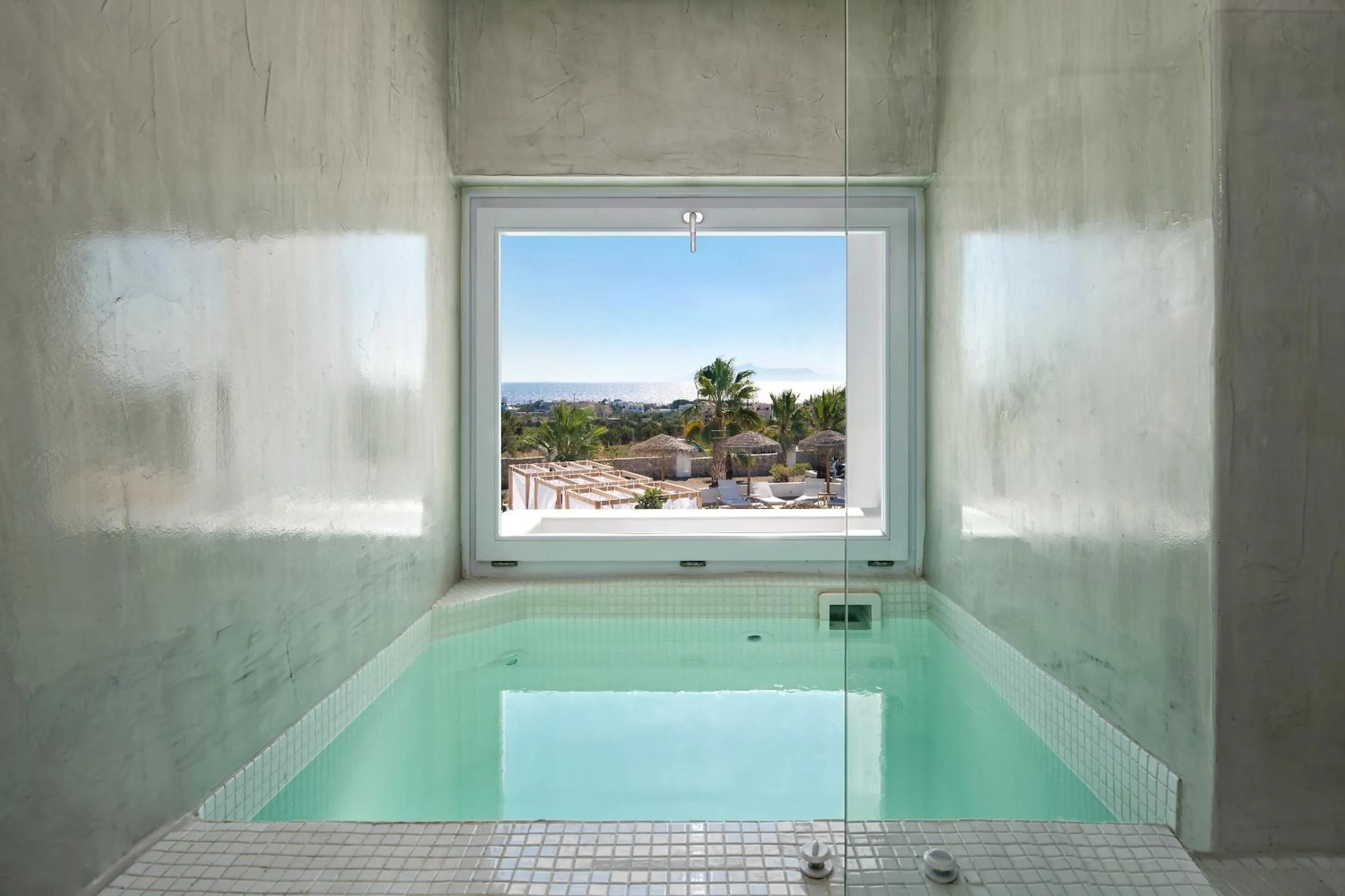 Hot Tub in Casa Vitae Suites