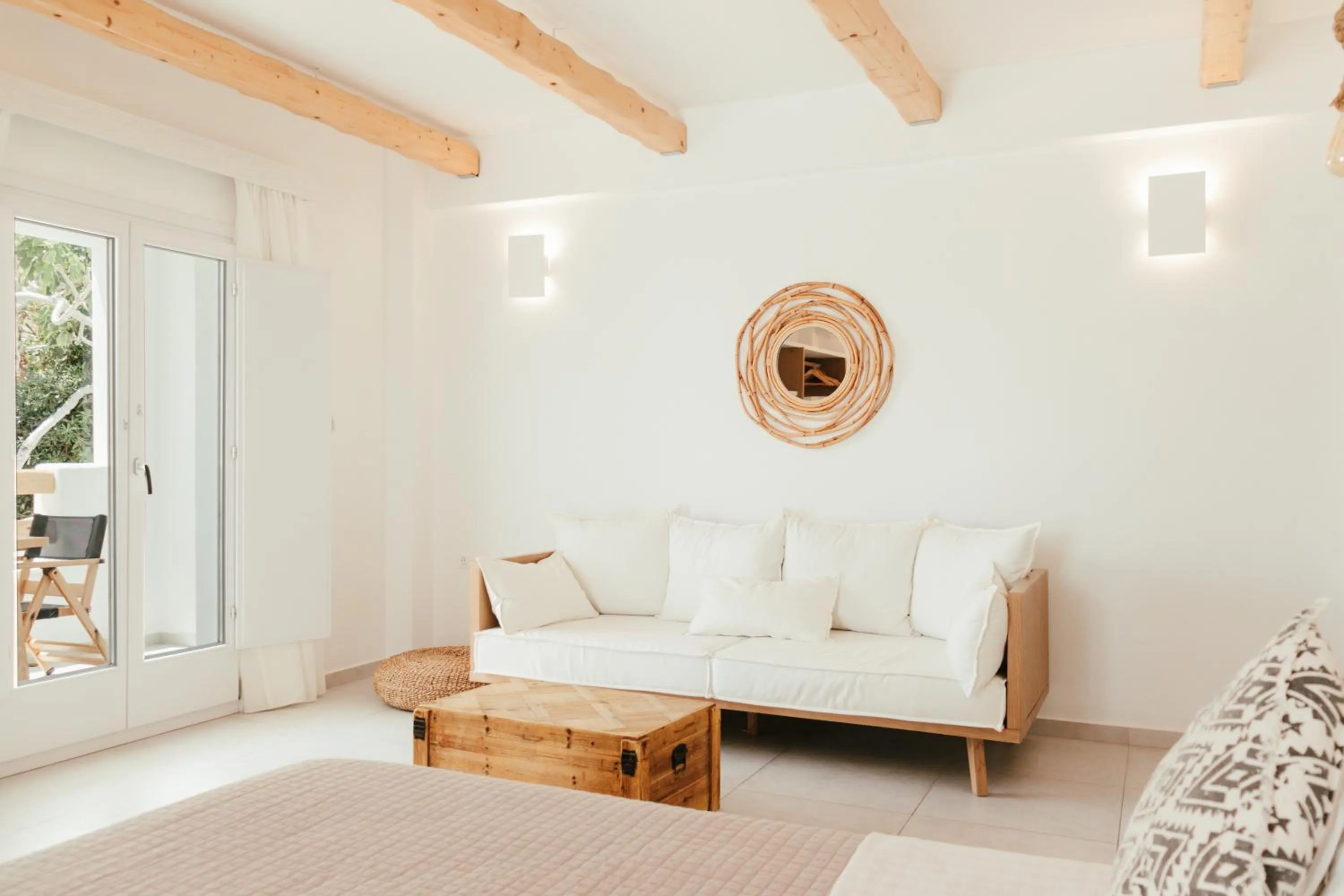 Seating area, Bed in Casa Vitae Suites