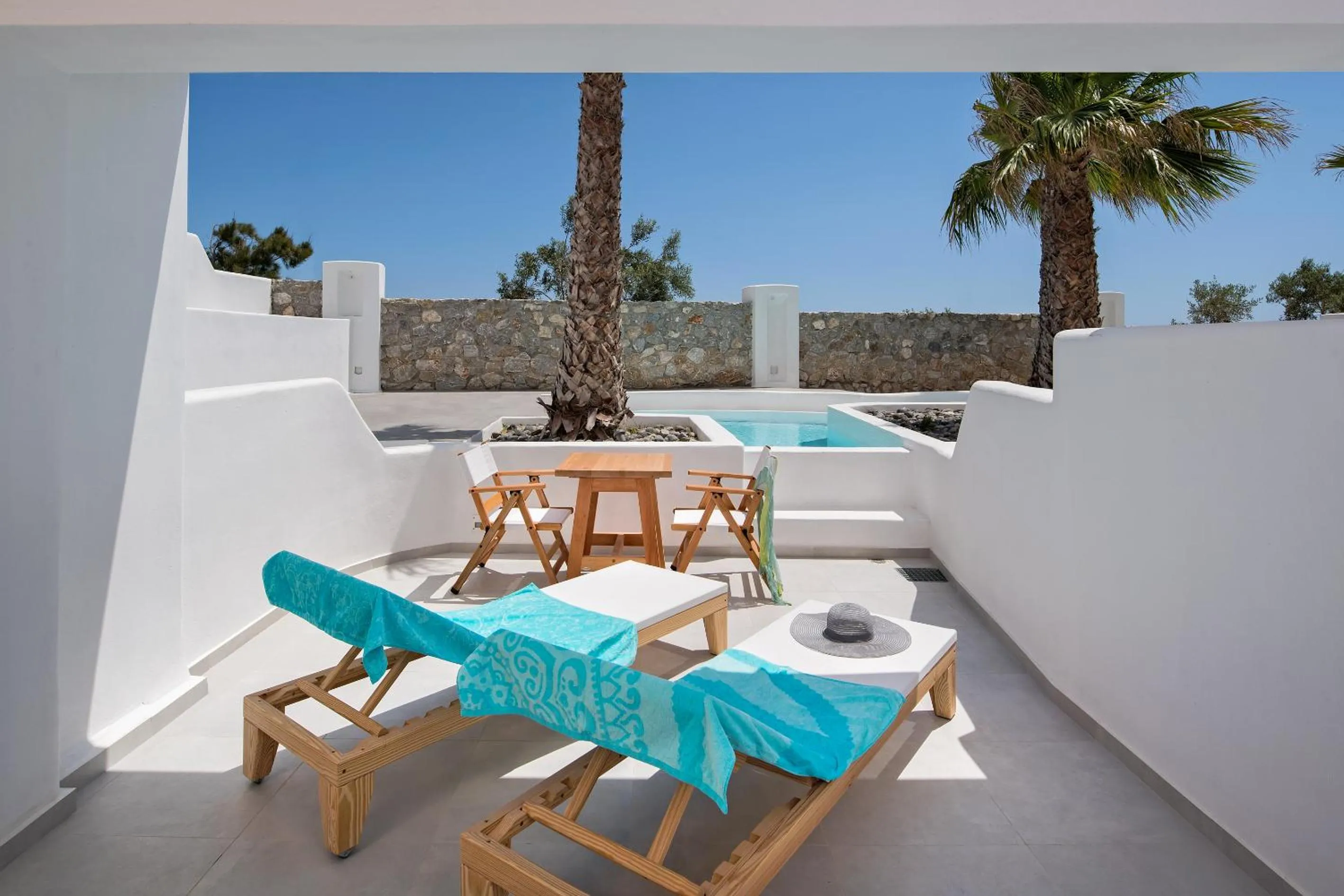 Swimming pool in Casa Vitae Suites