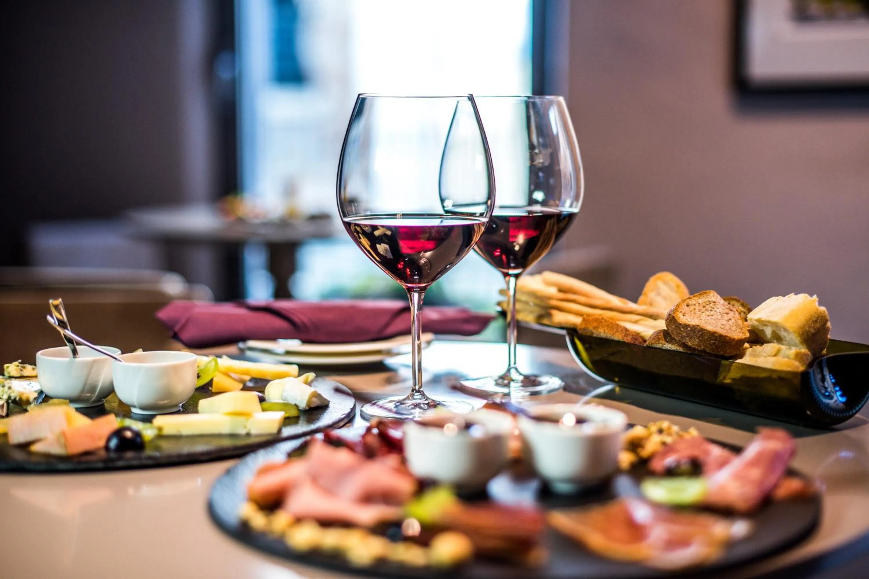 Meals in Uve Rooms & Wine Bar