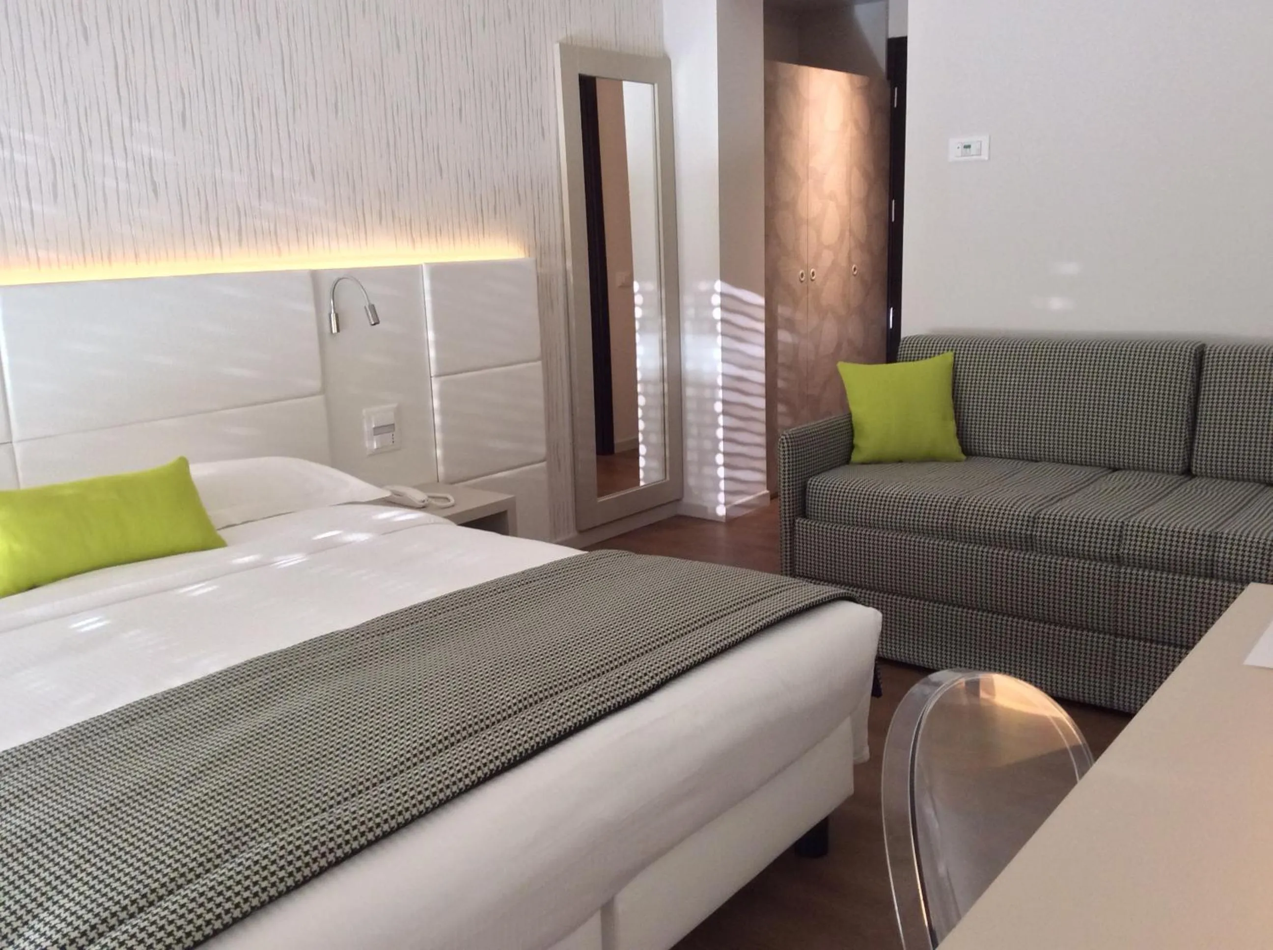 Decorative detail, Bed in Hotel Ariston & Apartments