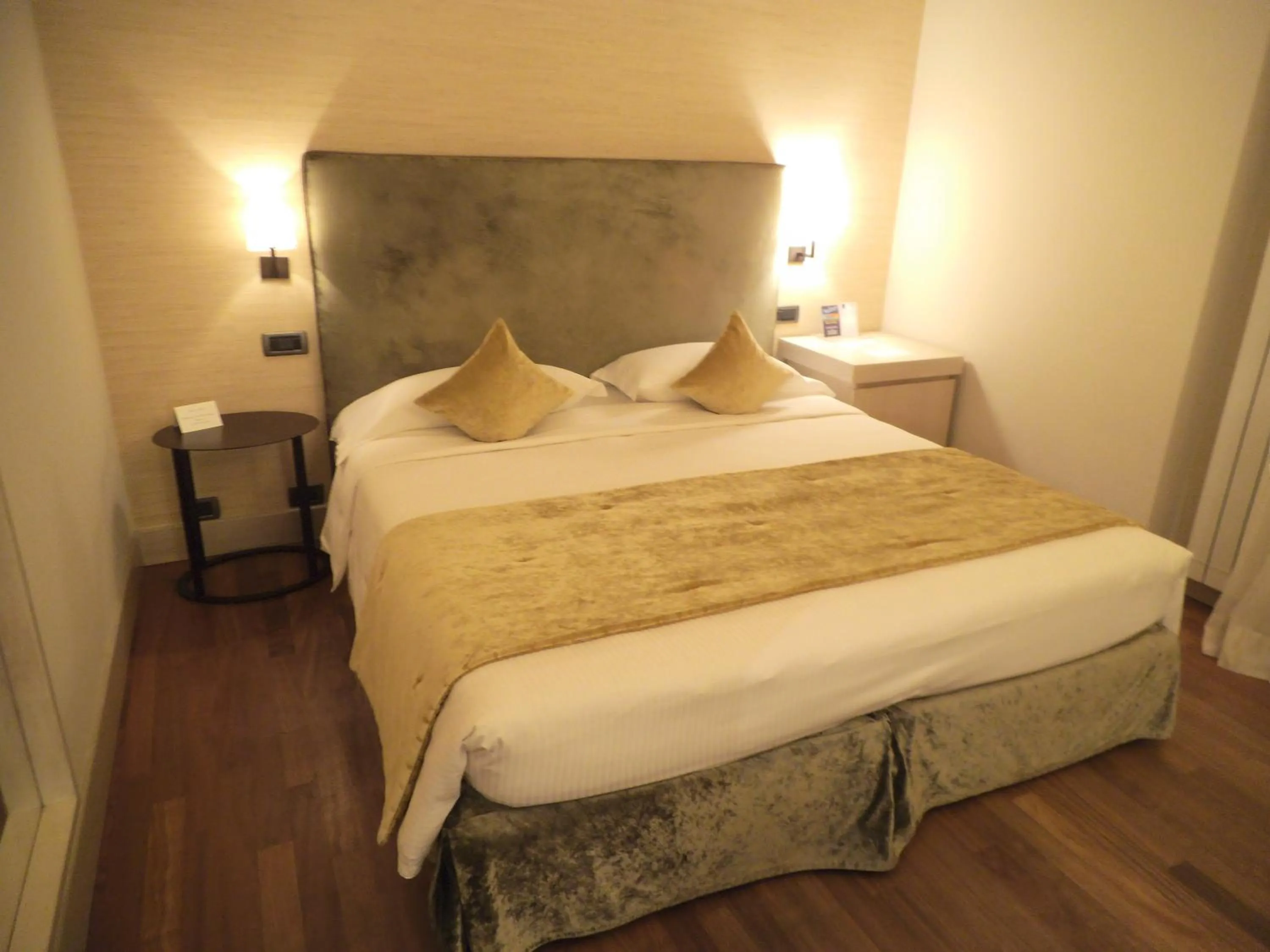 Decorative detail, Bed in Hotel Ariston & Apartments