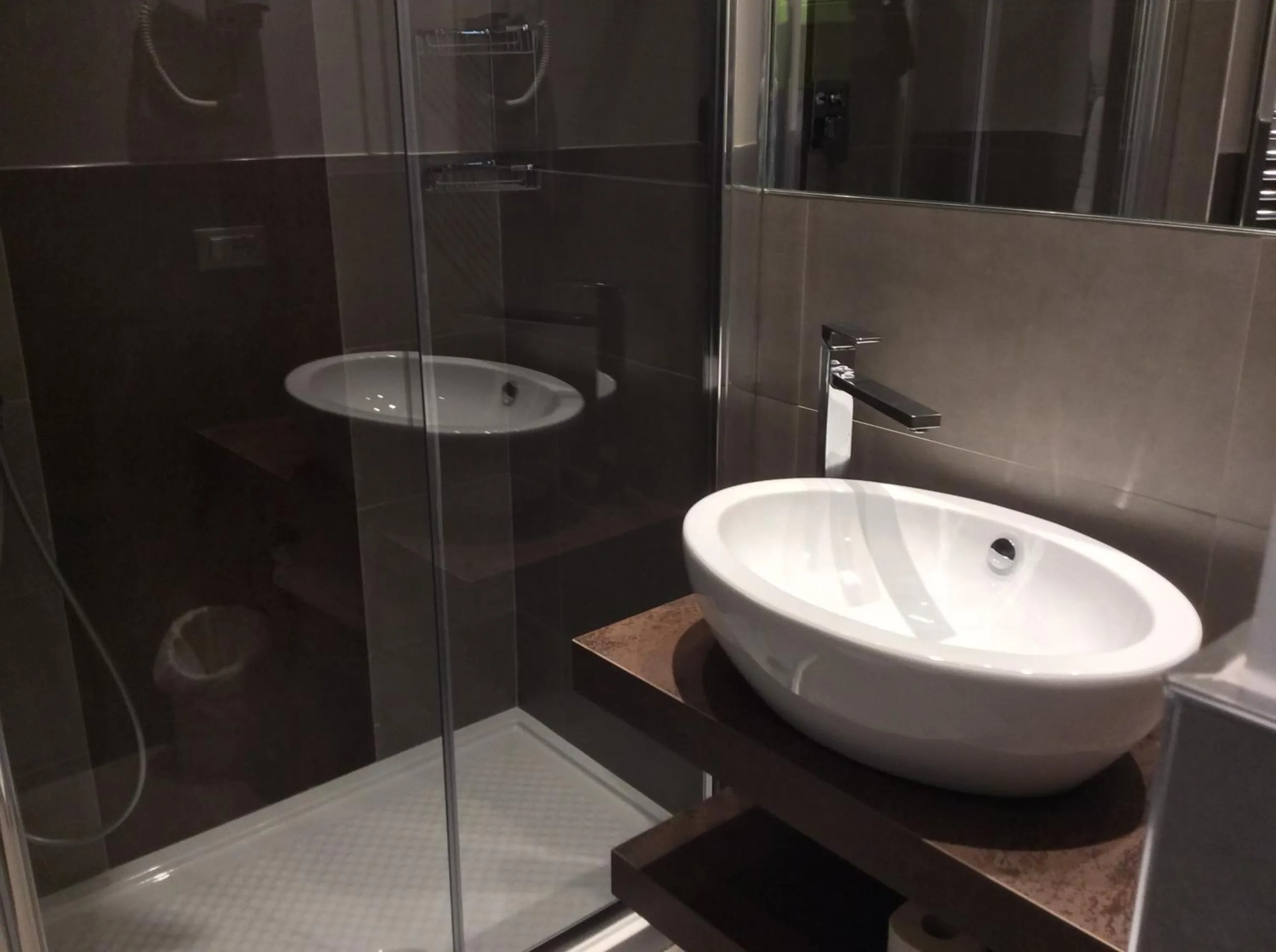 Bathroom in Hotel Ariston & Apartments