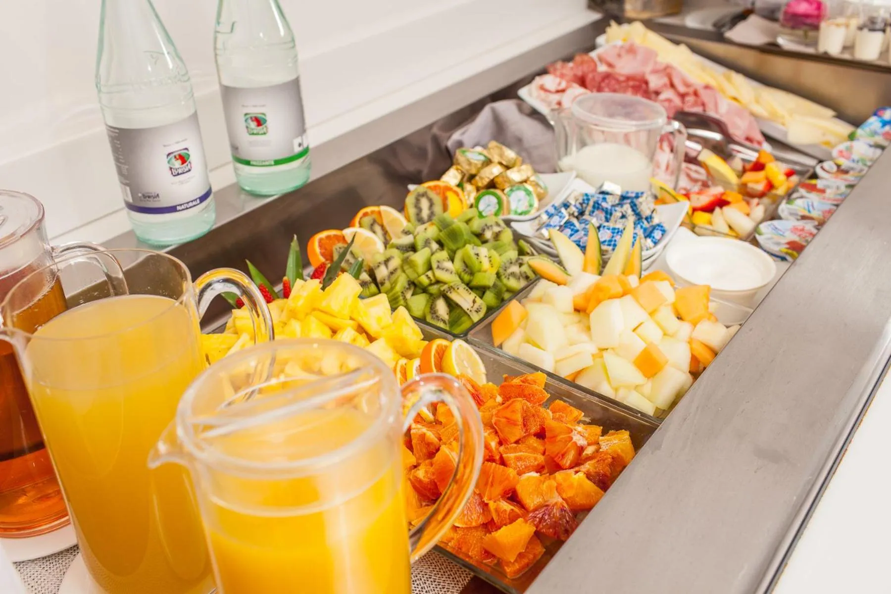 Restaurant/places to eat in Hotel Ariston & Apartments