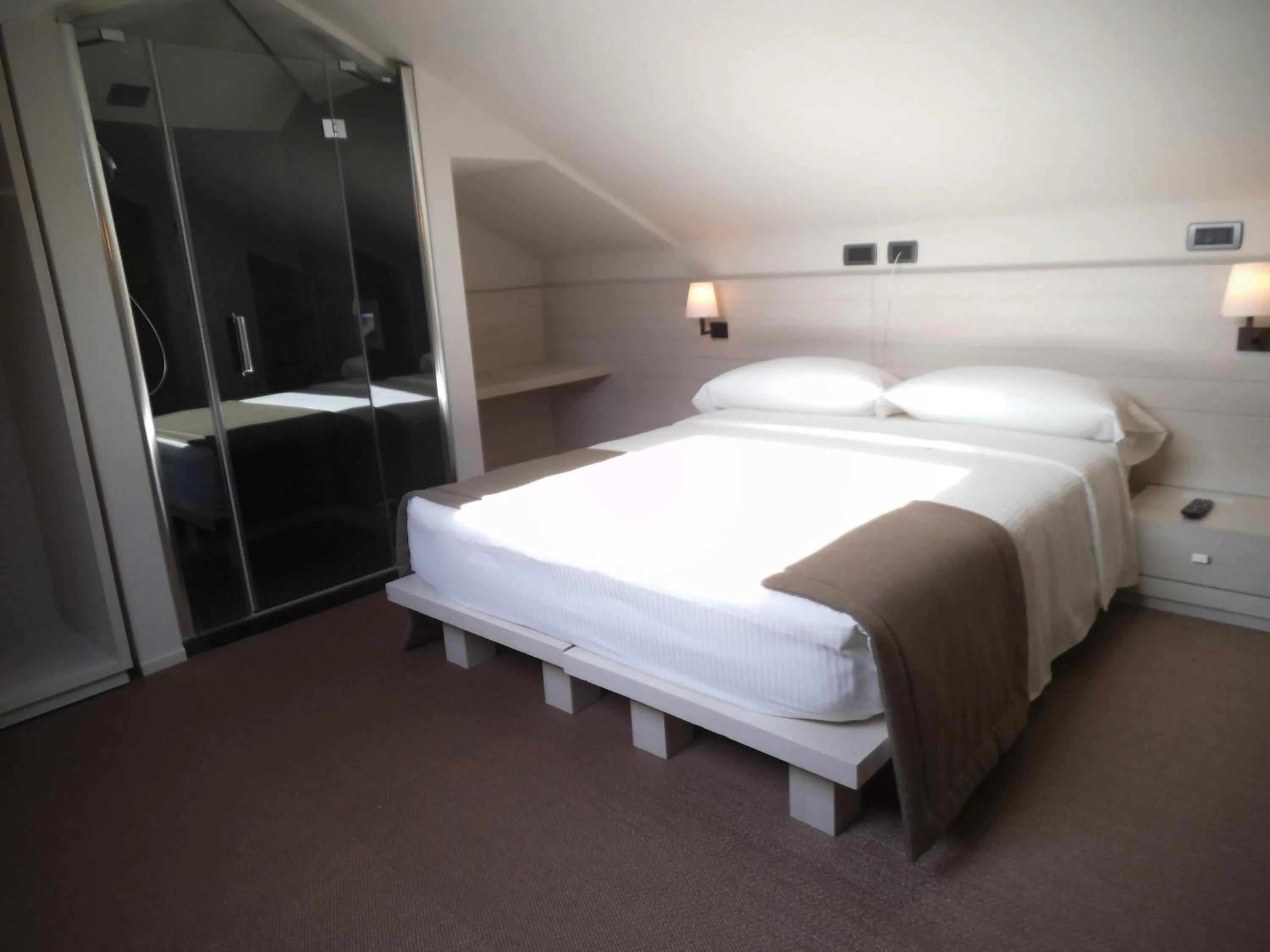 Decorative detail, Bed in Hotel Ariston & Apartments