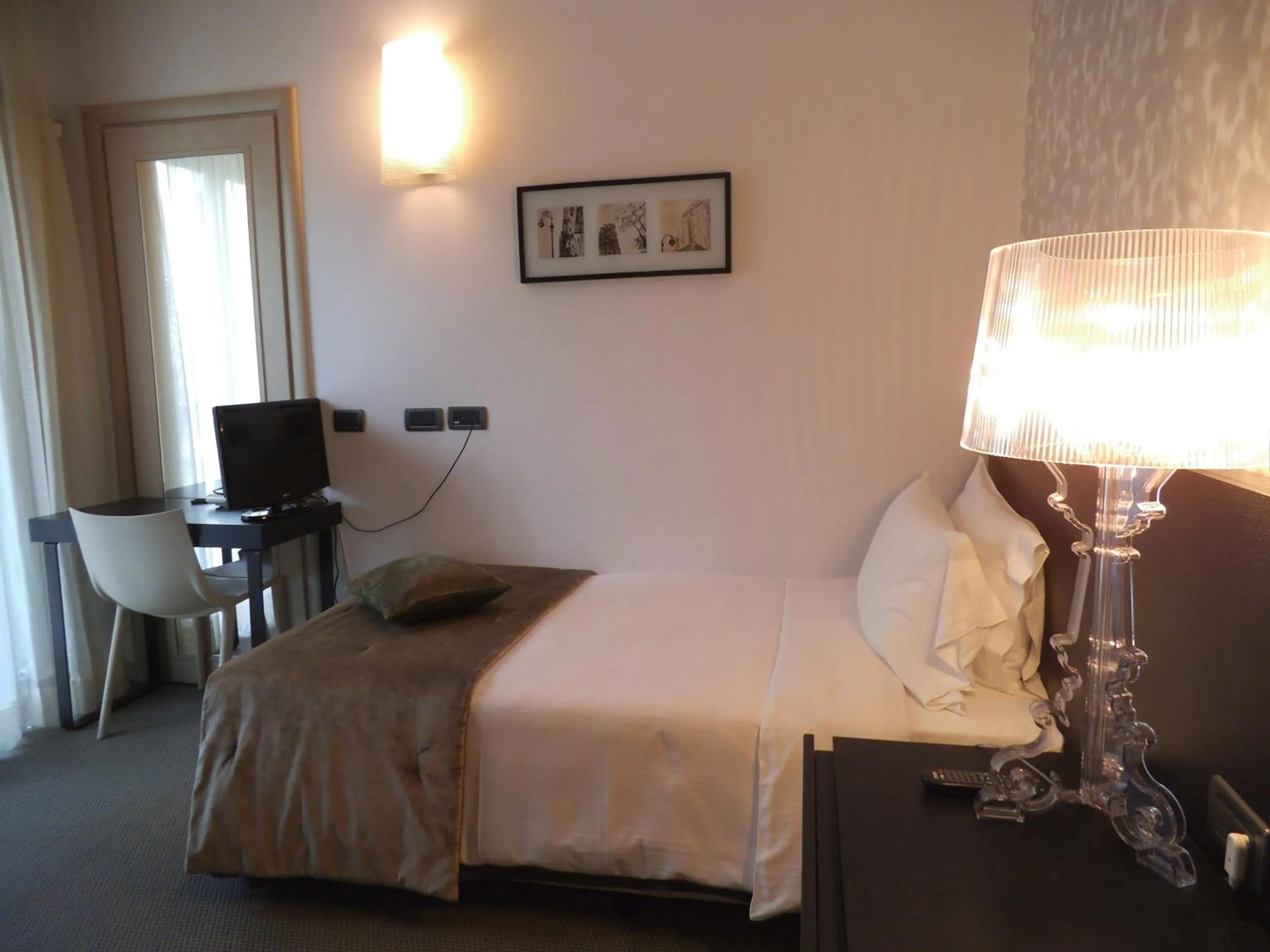 Photo of the whole room, Bed in Hotel Ariston & Apartments