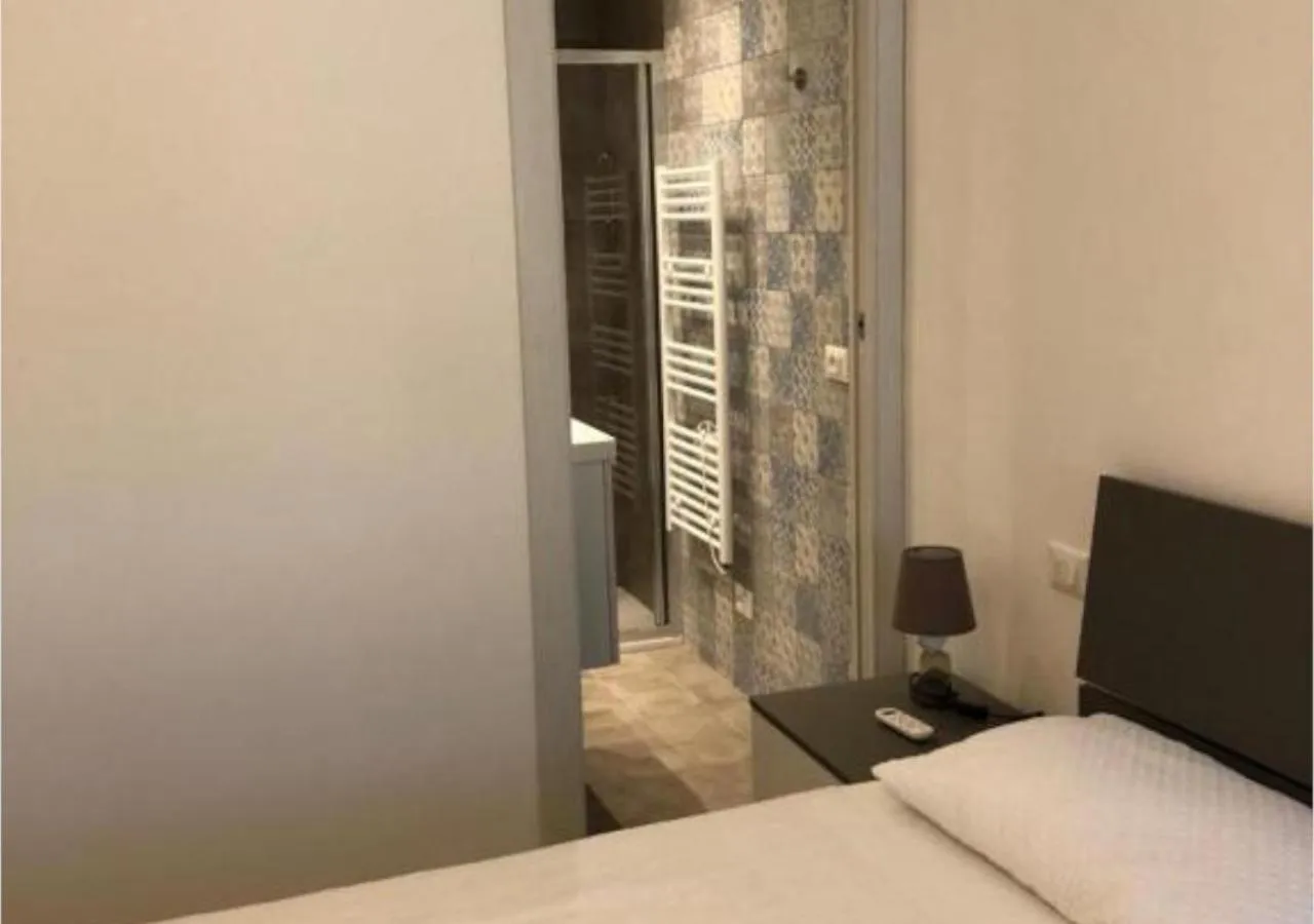 Bathroom, Bed in Hotel Ariston & Apartments