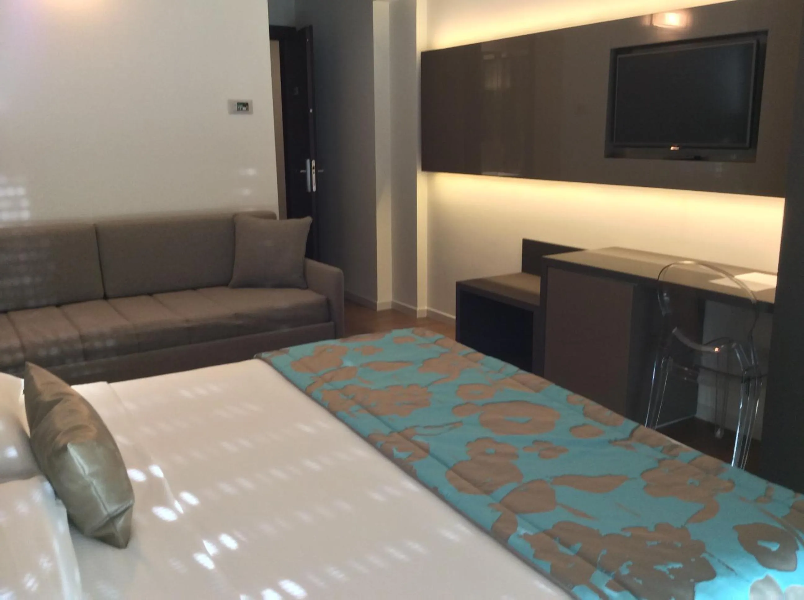 Decorative detail, Bed in Hotel Ariston & Apartments