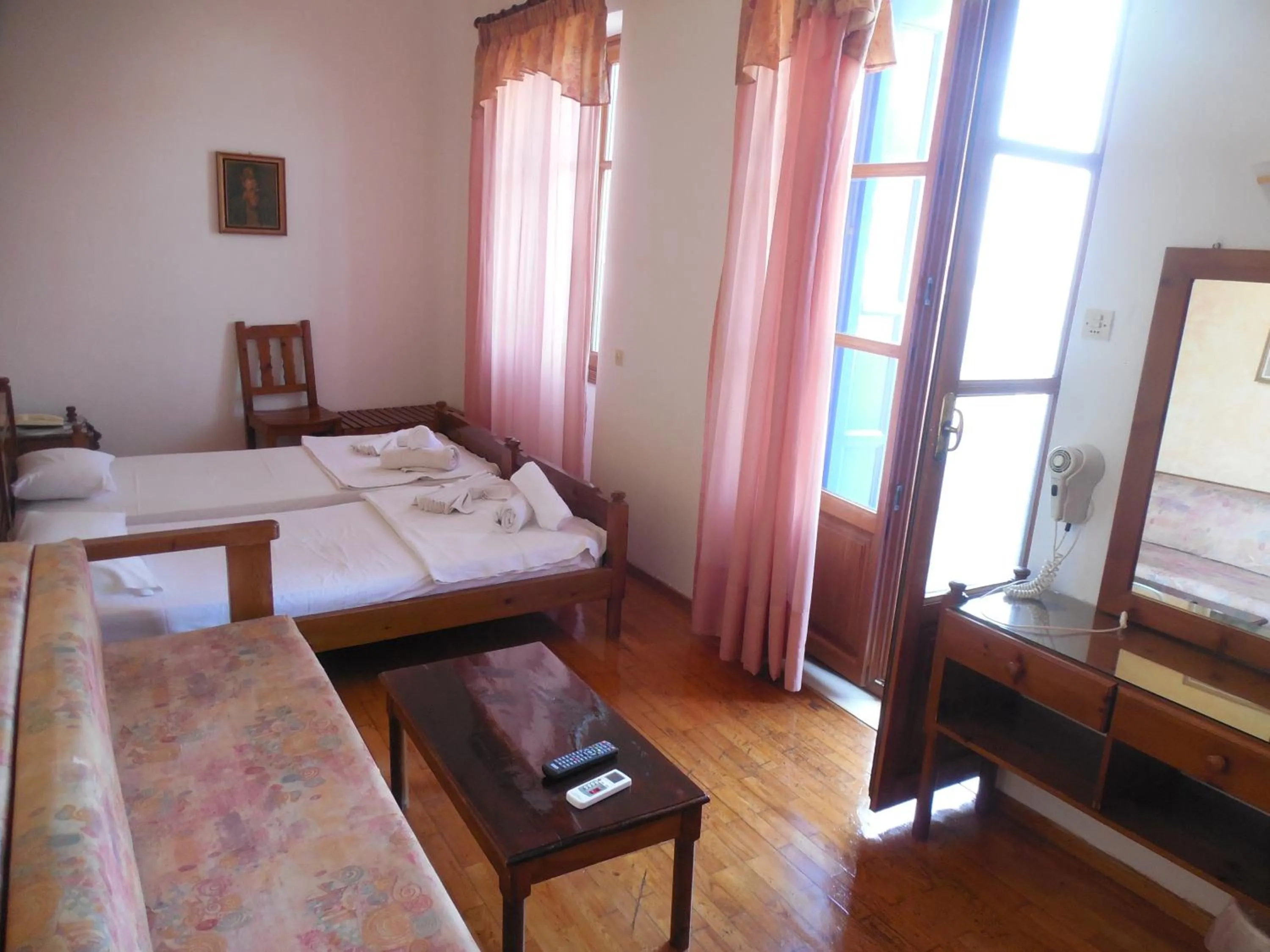 Adonis Rooms