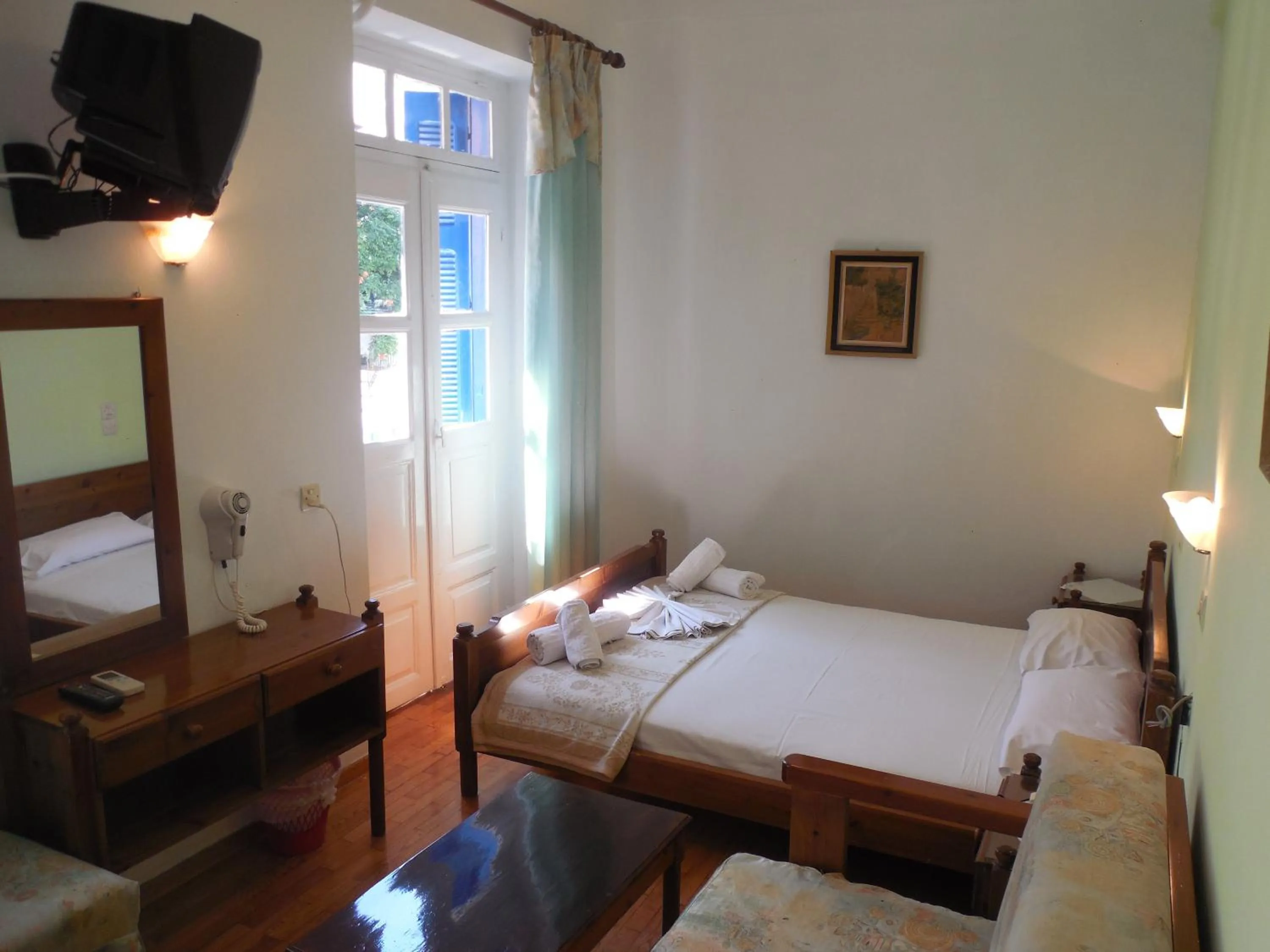 Adonis Rooms