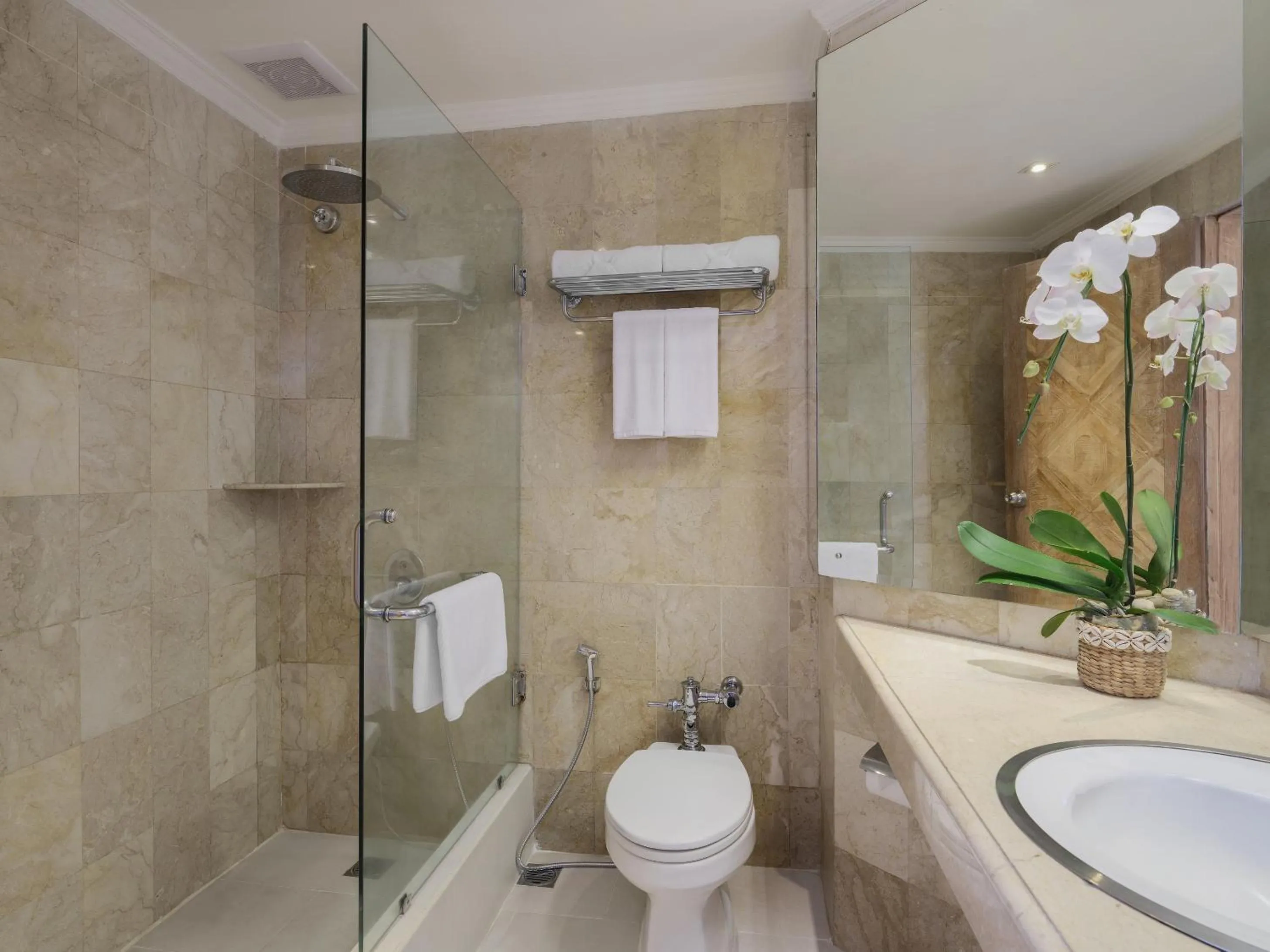 Shower in Blu-Zea Resort by Double-Six