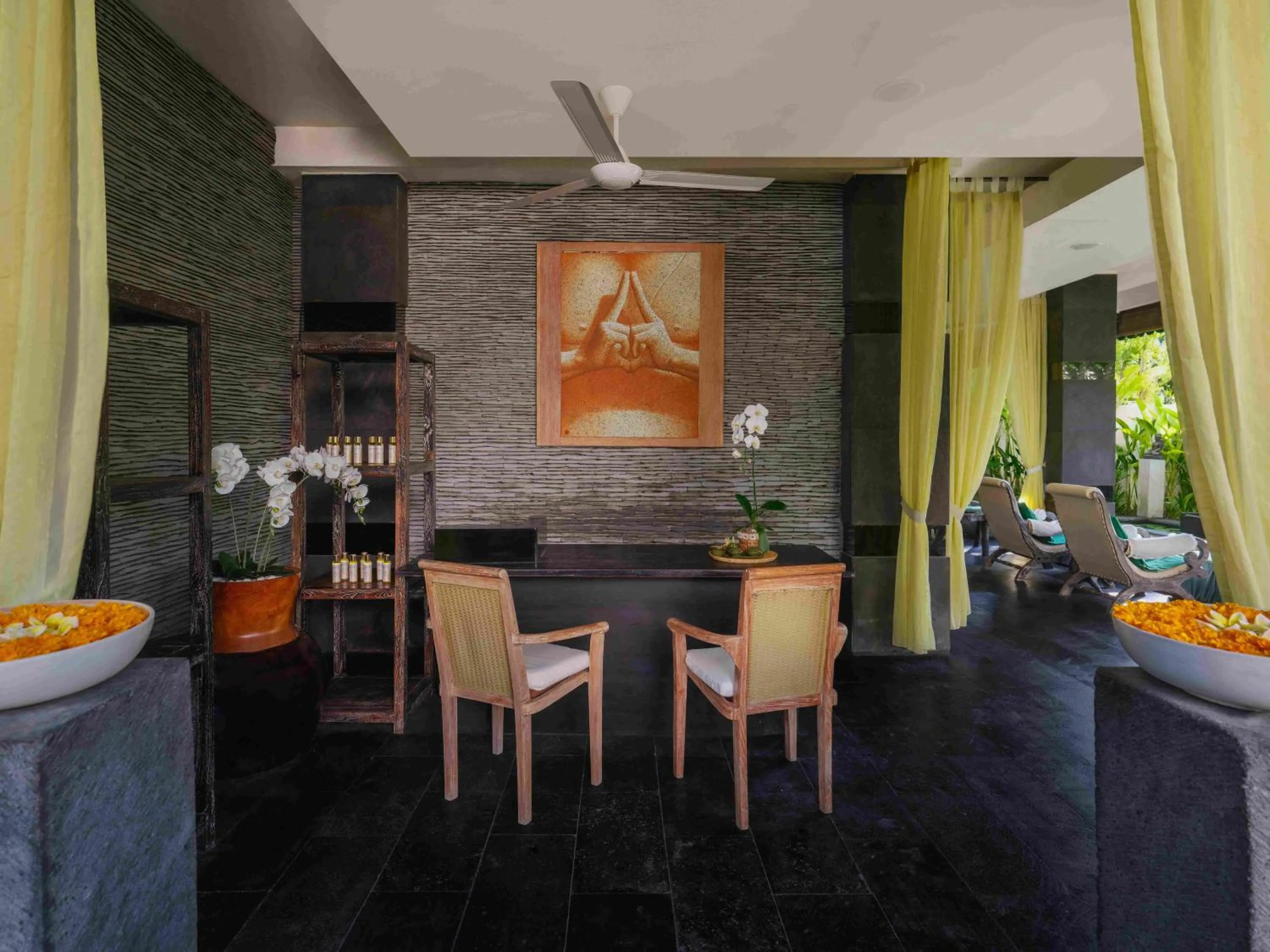 Spa and wellness centre/facilities in Blu-Zea Resort by Double-Six