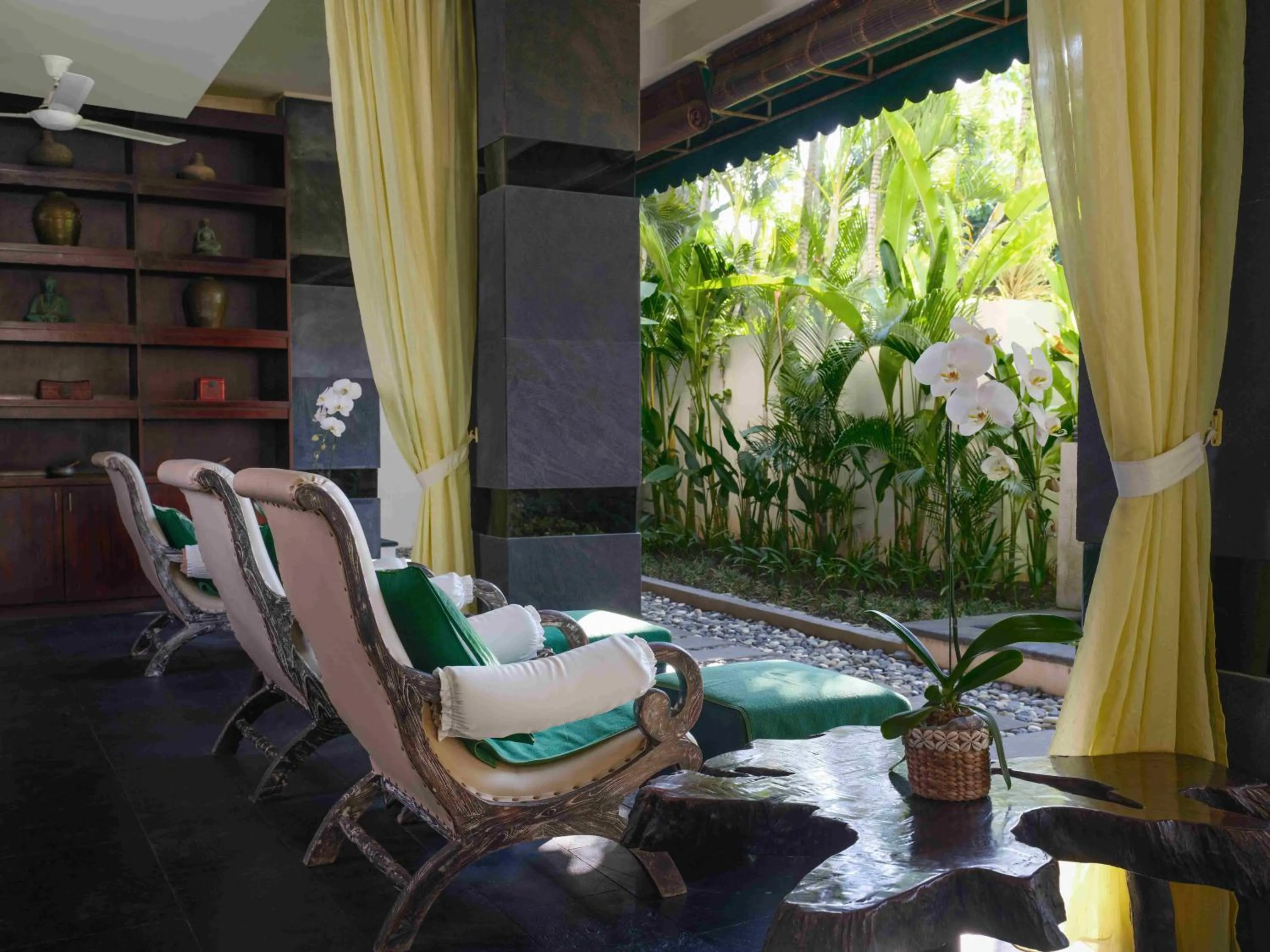 Spa and wellness centre/facilities in Blu-Zea Resort by Double-Six