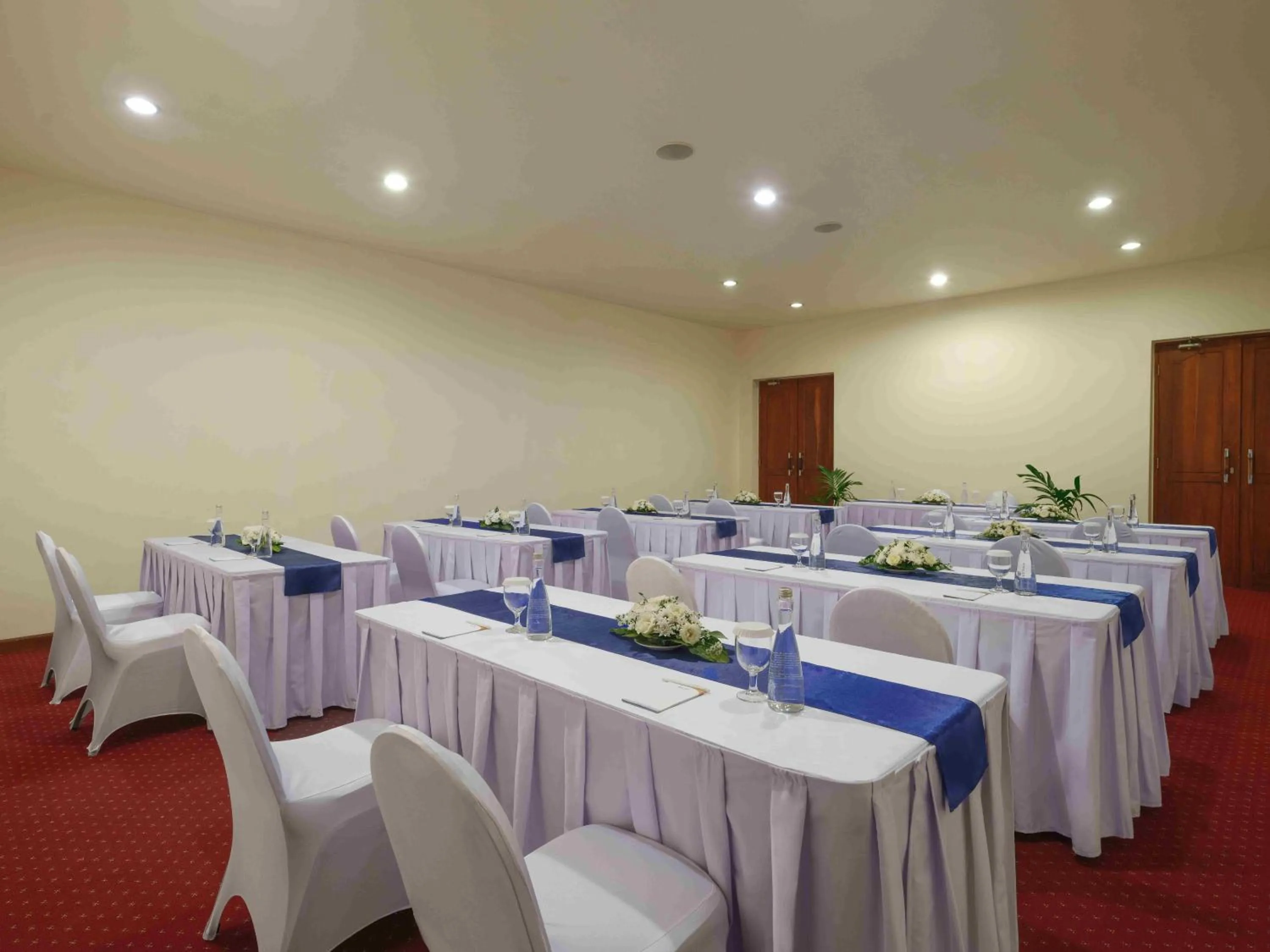 Meeting/conference room in Blu-Zea Resort by Double-Six