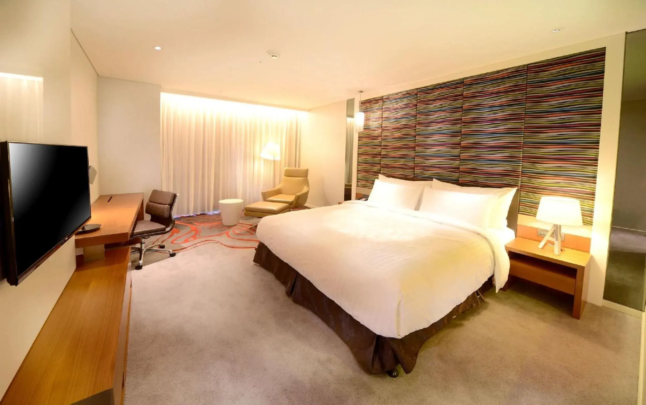 Bed in FleurLis Hotel Bed in FleurLis Hotel