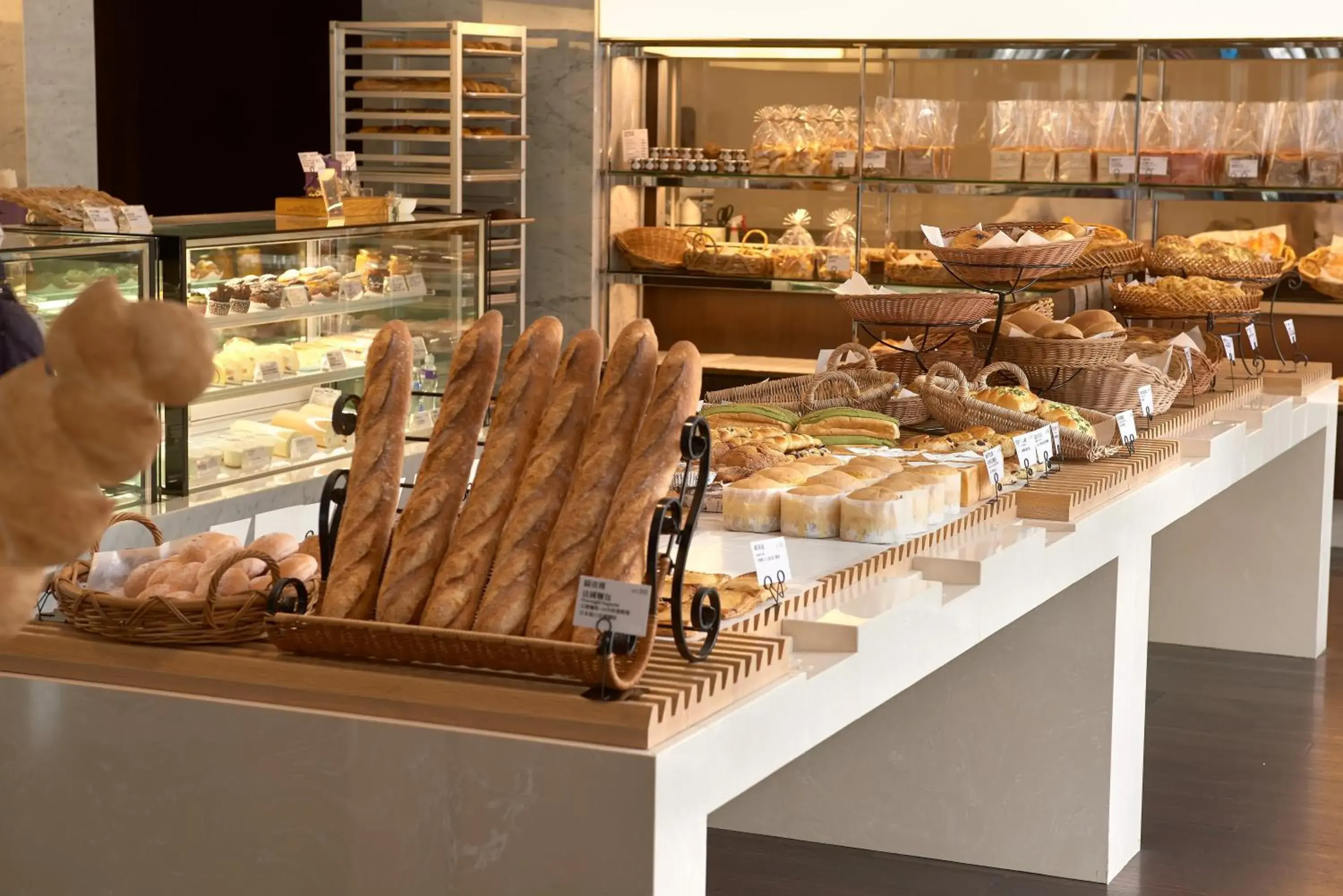 Restaurant/places to eat in FleurLis Hotel Restaurant/places to eat in FleurLis Hotel