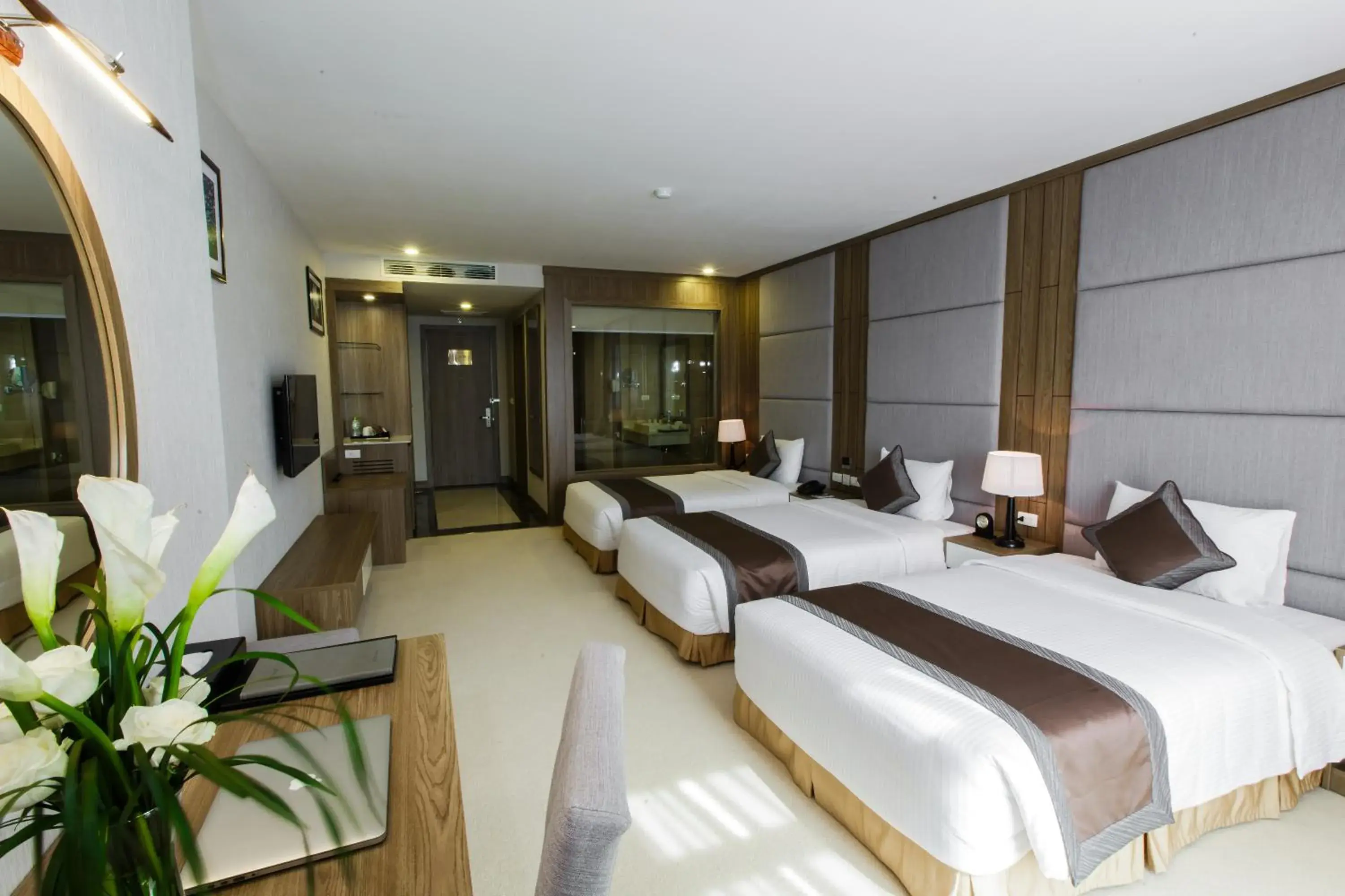 Deluxe Triple Room in Muong Thanh Luxury Ha Nam Deluxe Triple Room in Muong Thanh Luxury Ha Nam