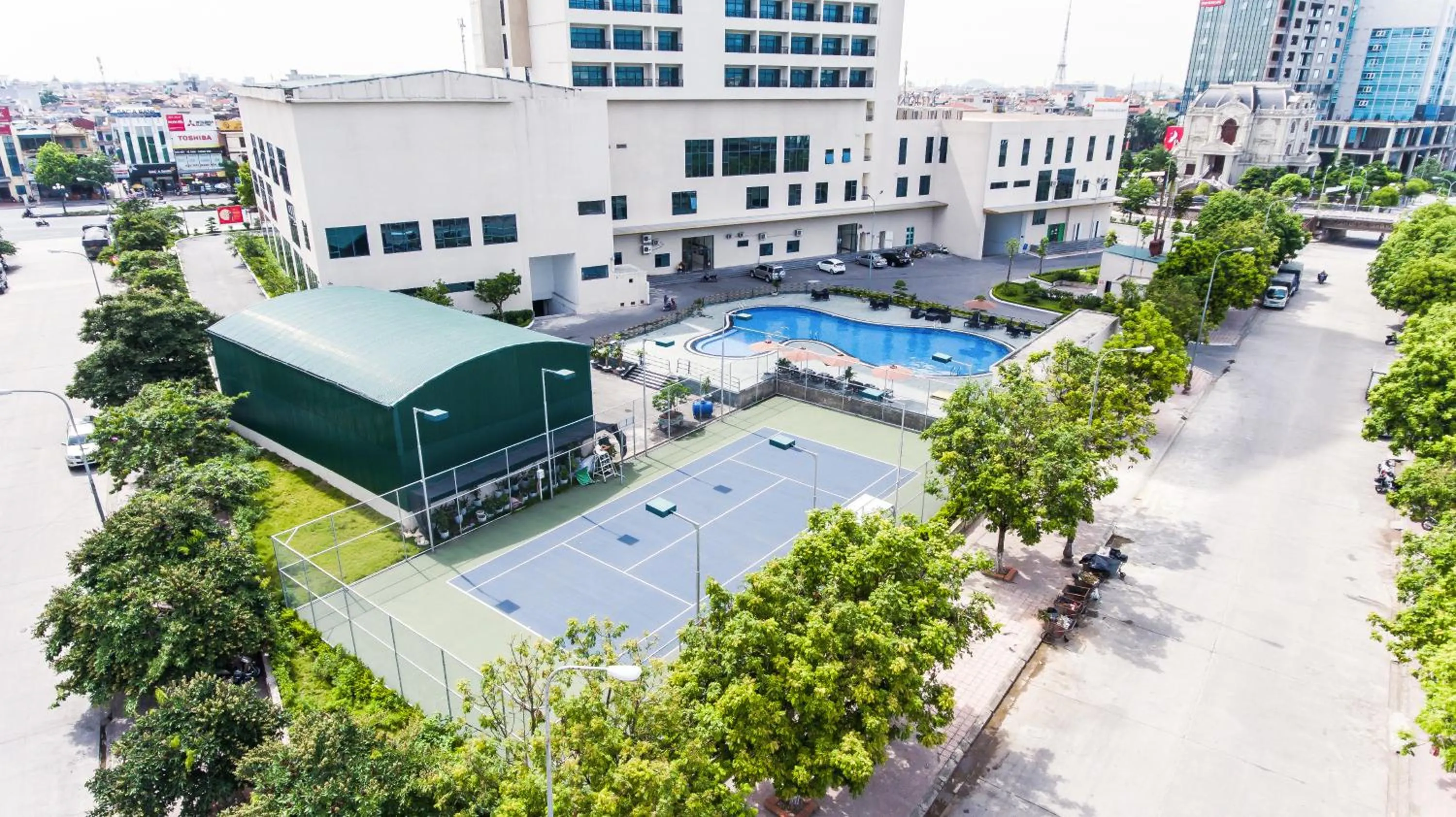 Tennis court in Muong Thanh Luxury Ha Nam