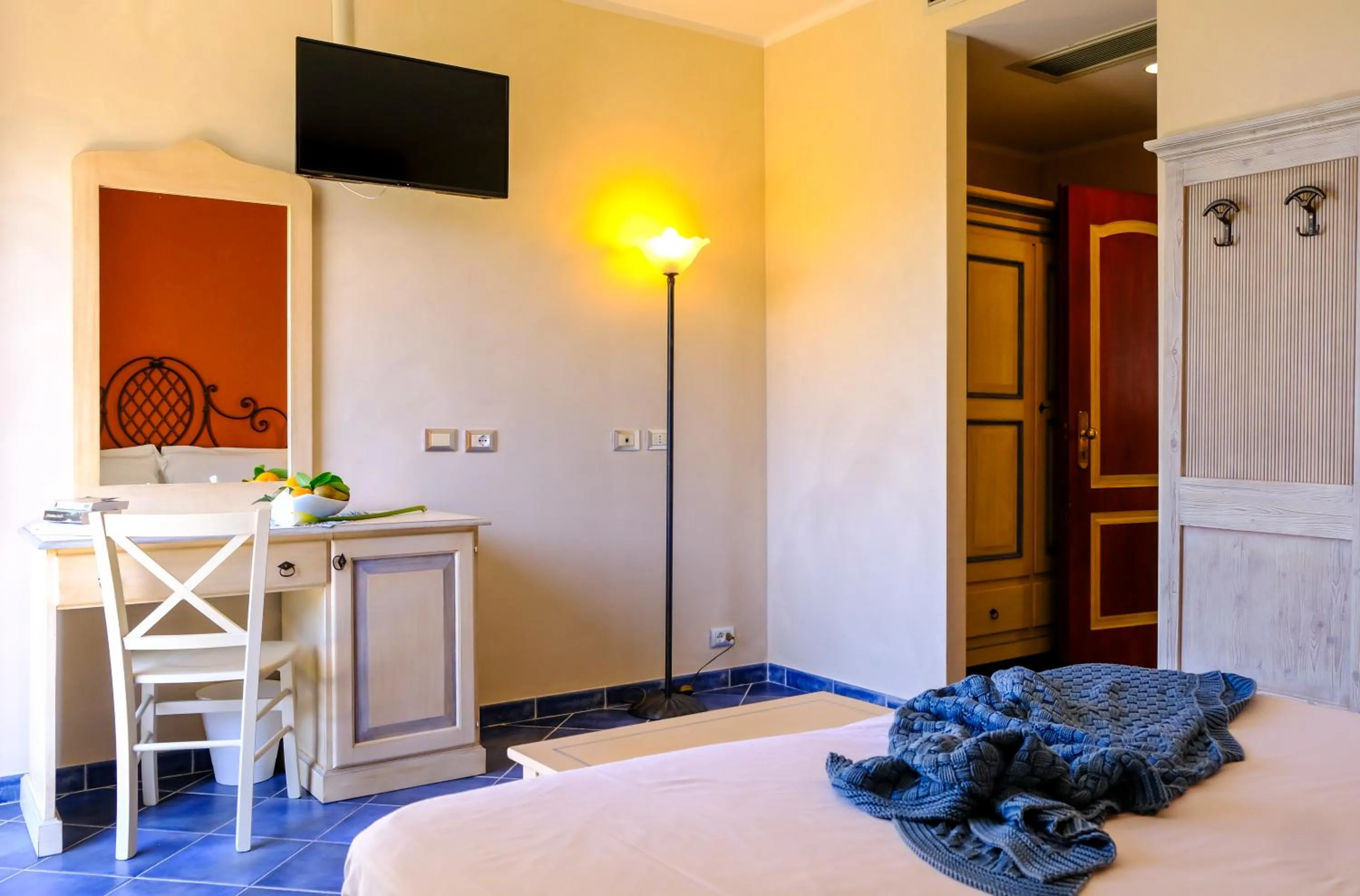 Bedroom, Bed in Hotel Baglio Di Scopello