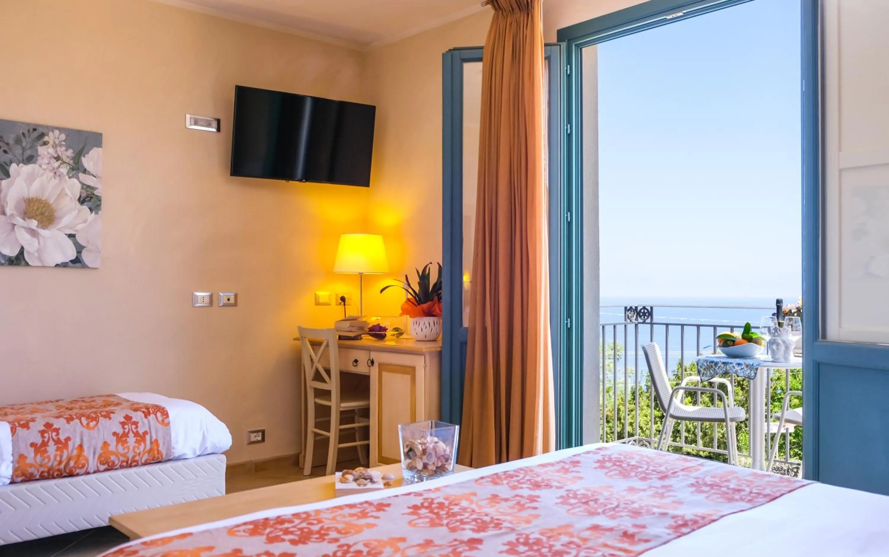 TV and multimedia, Bed in Hotel Baglio Di Scopello