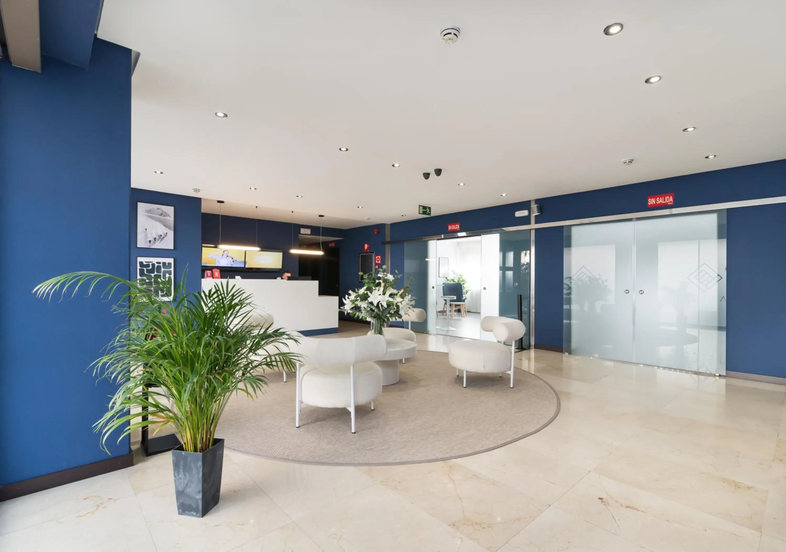 Lobby or reception in Roisa Hostal Boutique