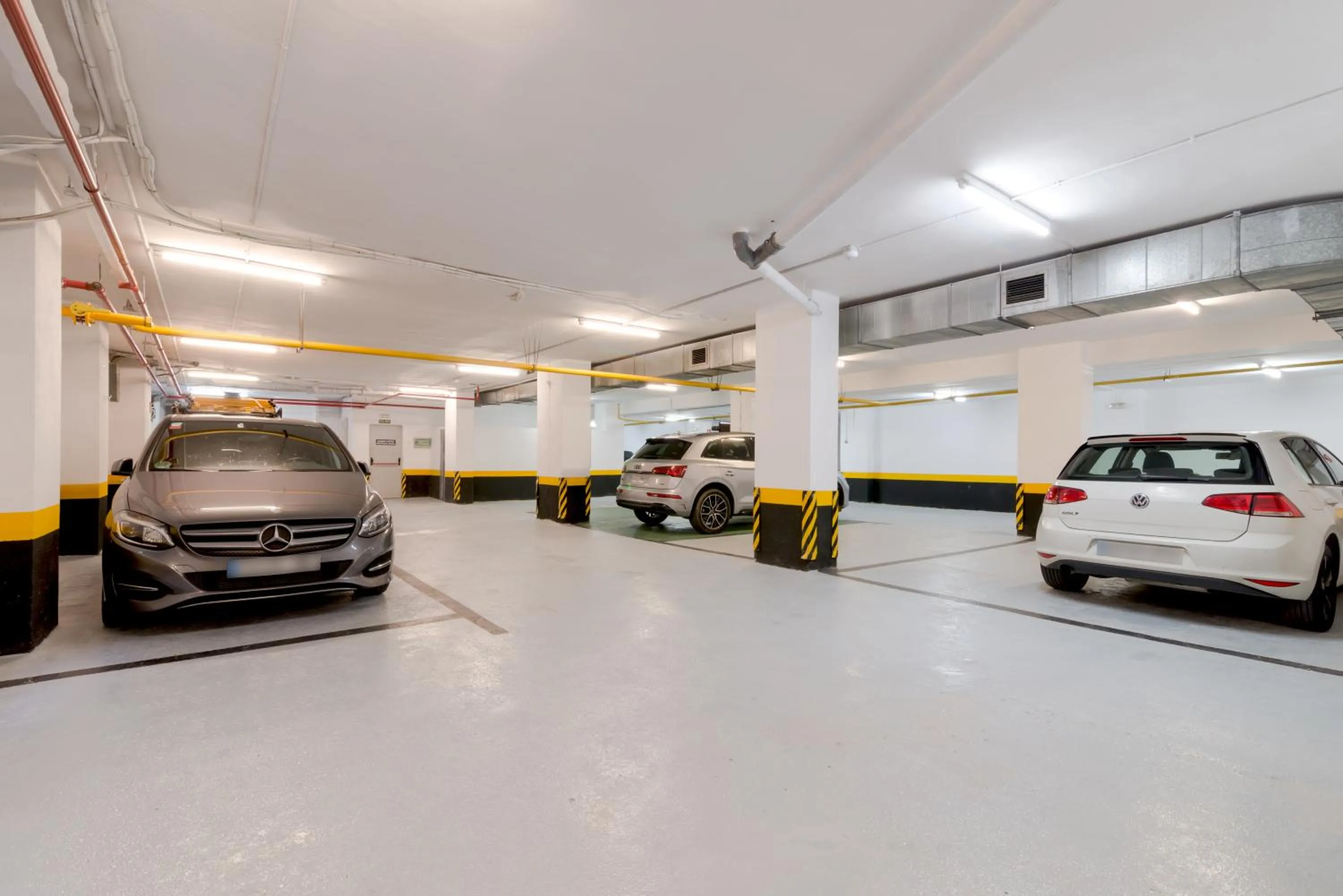 Parking in Roisa Hostal Boutique