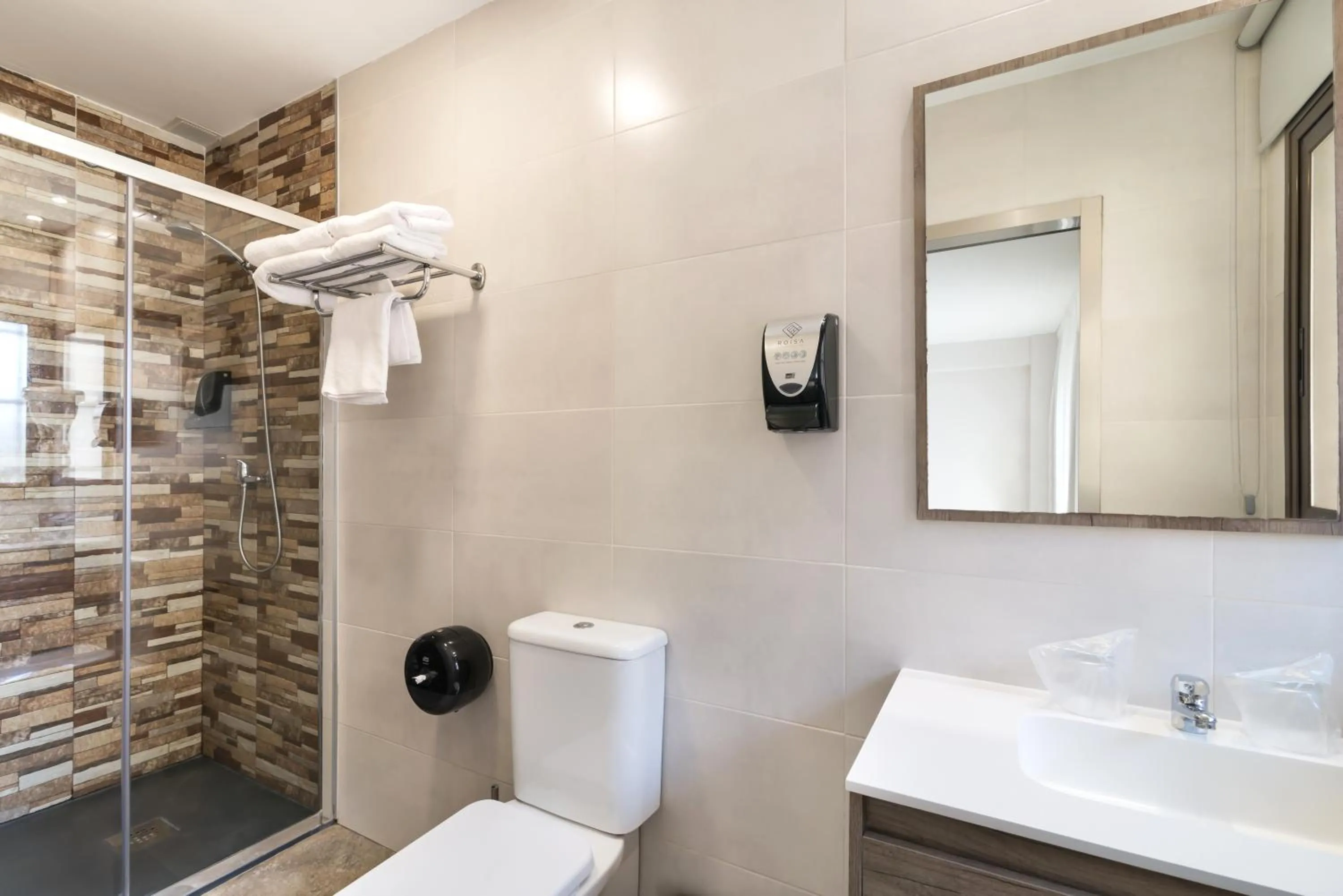 Shower in Roisa Hostal Boutique