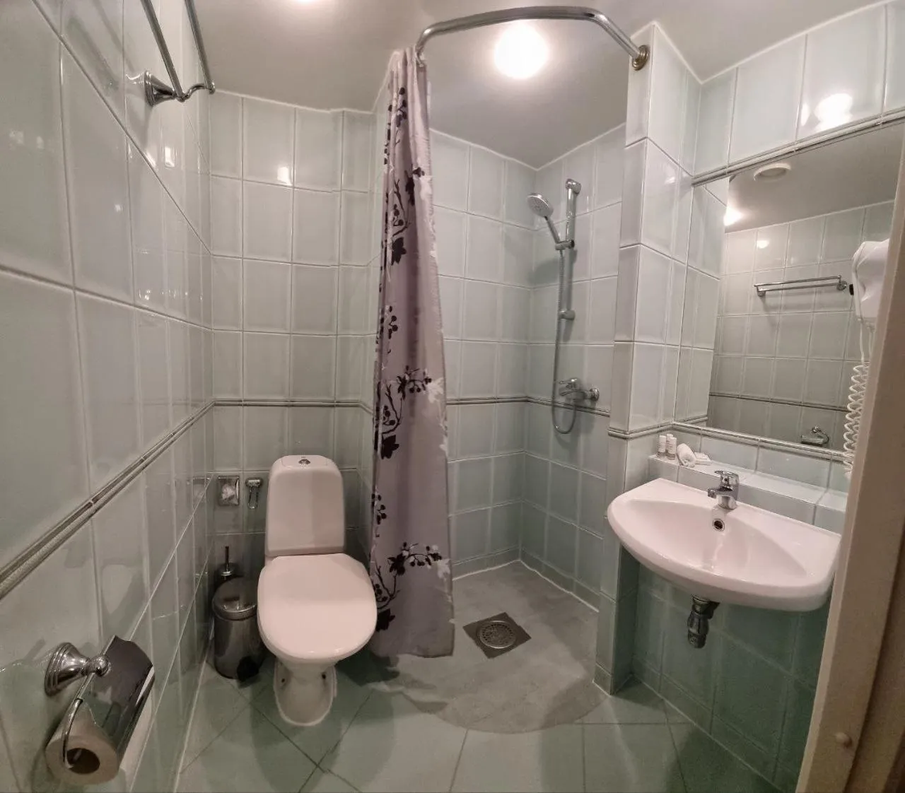 Shower in Taanilinna Hotell