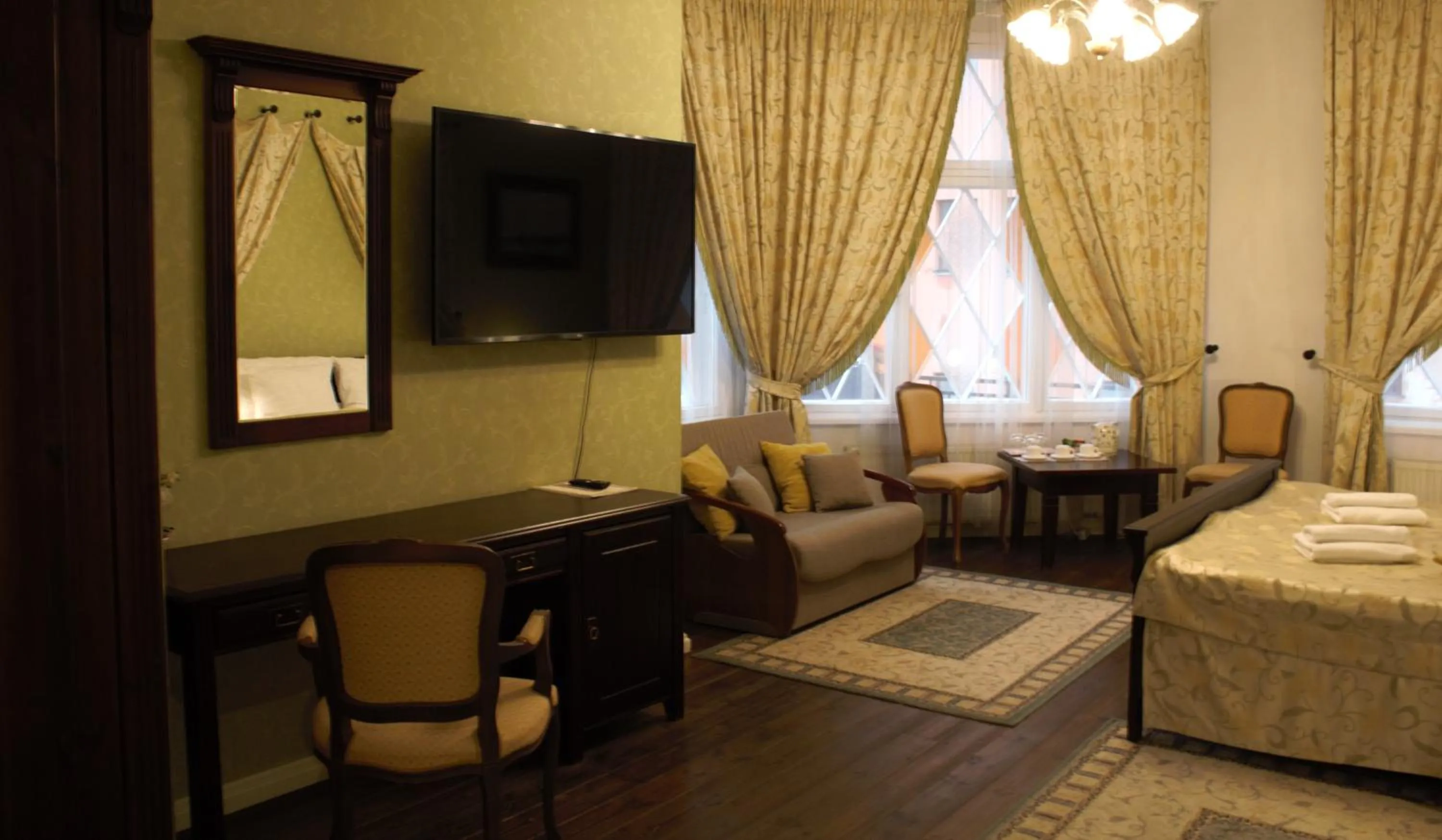 Photo of the whole room, Bed in Taanilinna Hotell