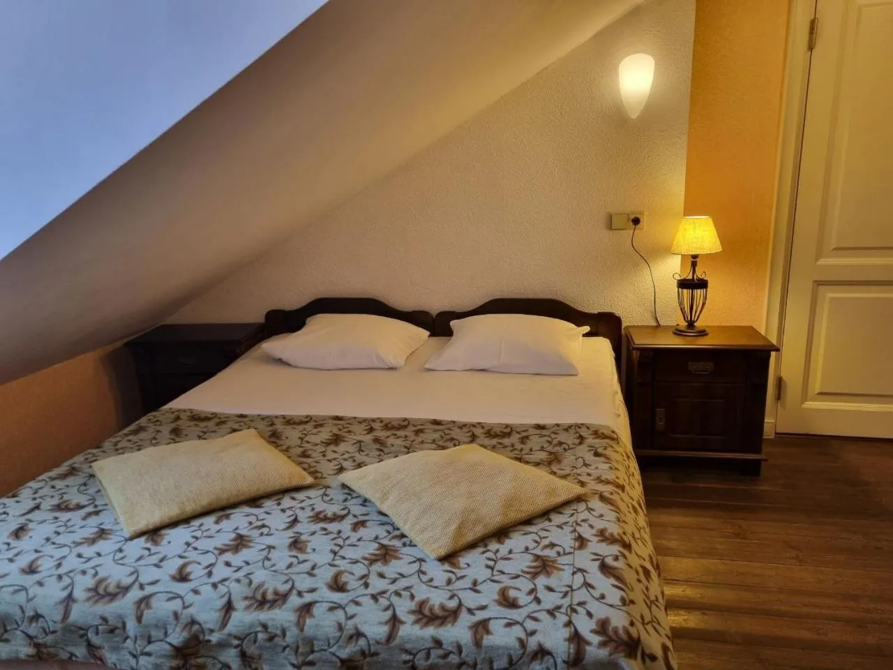 Bed in Taanilinna Hotell