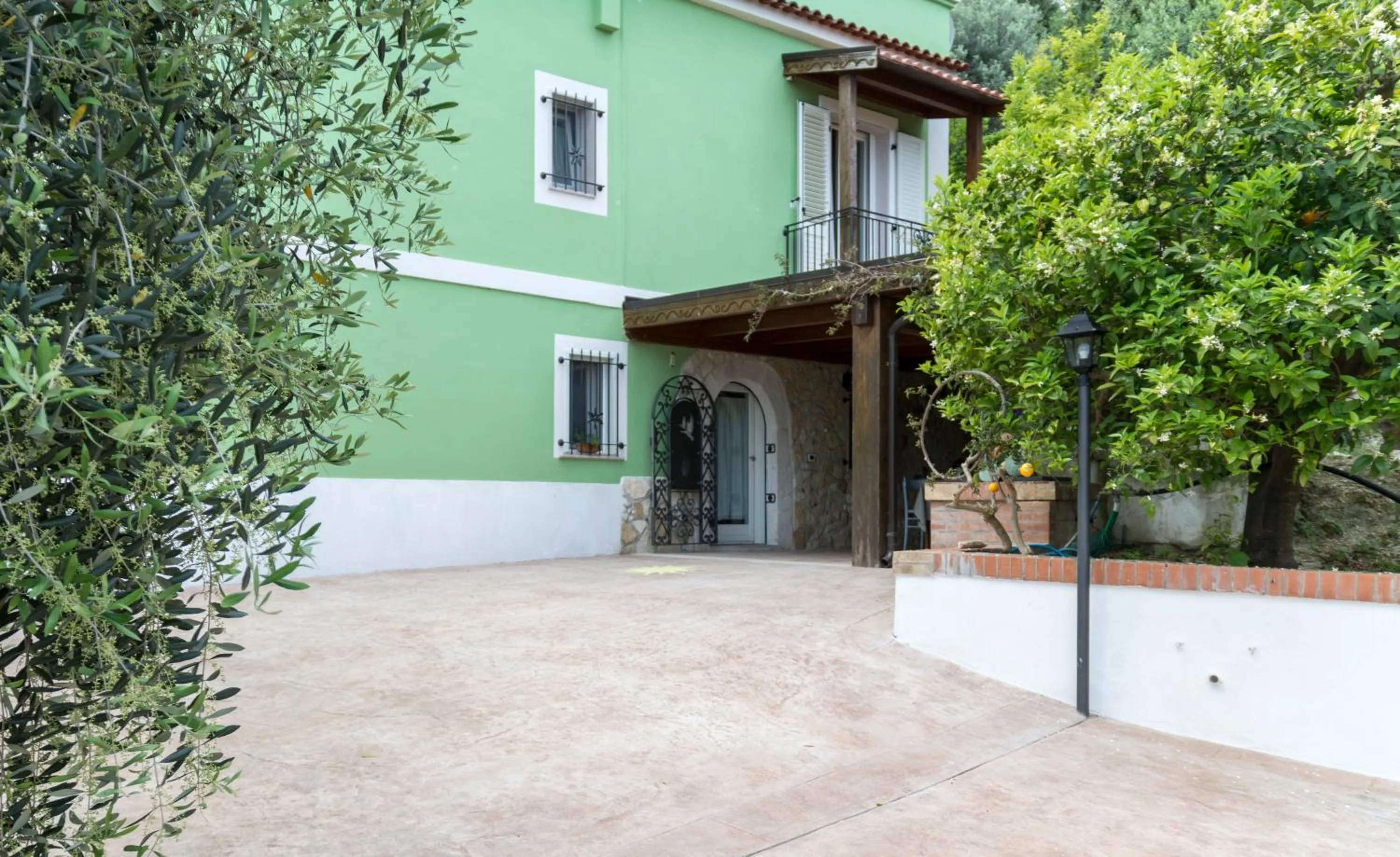 Facade/entrance in Il Melangolo