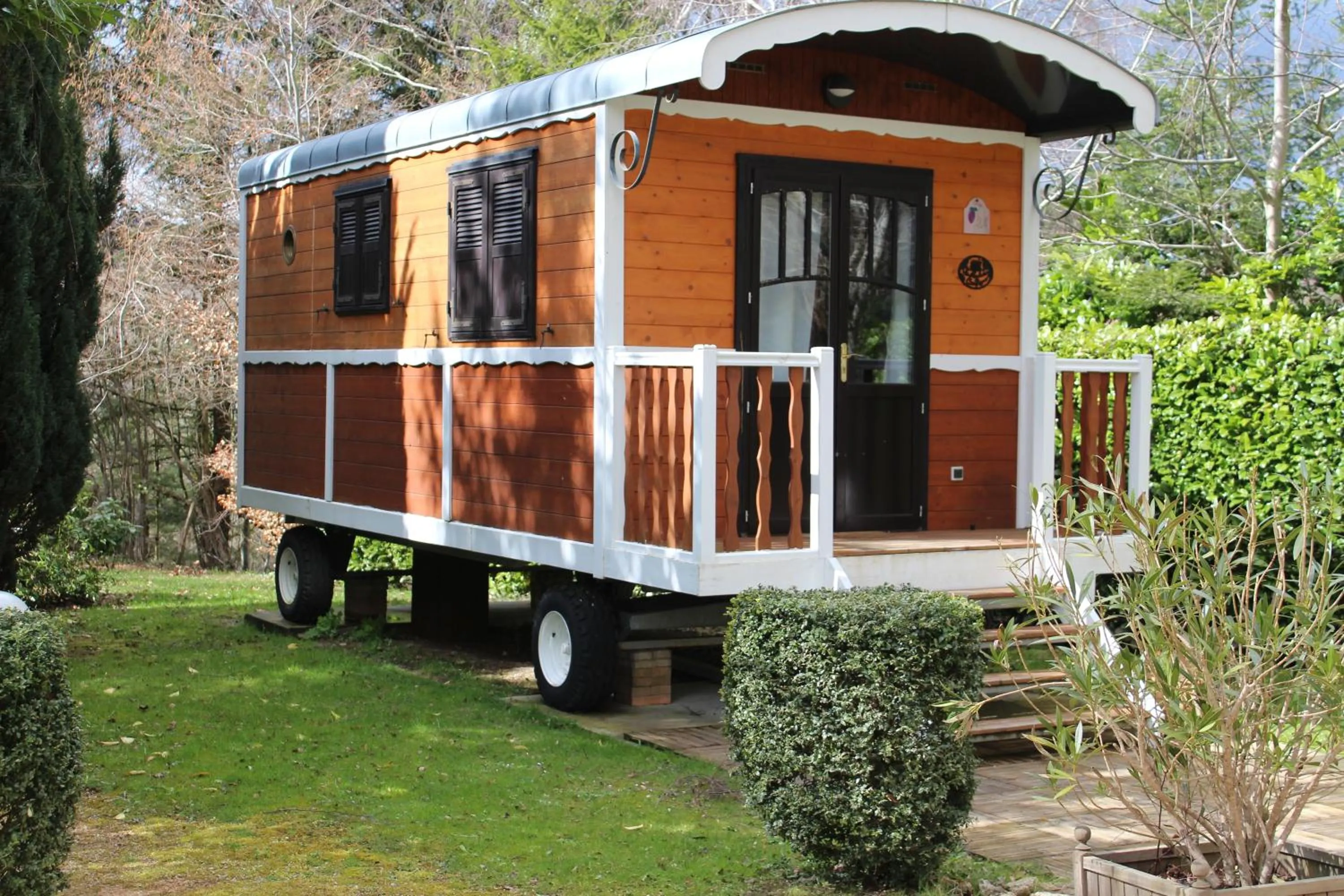 Photo of the whole room in Auberge La Tomette, The Originals Relais