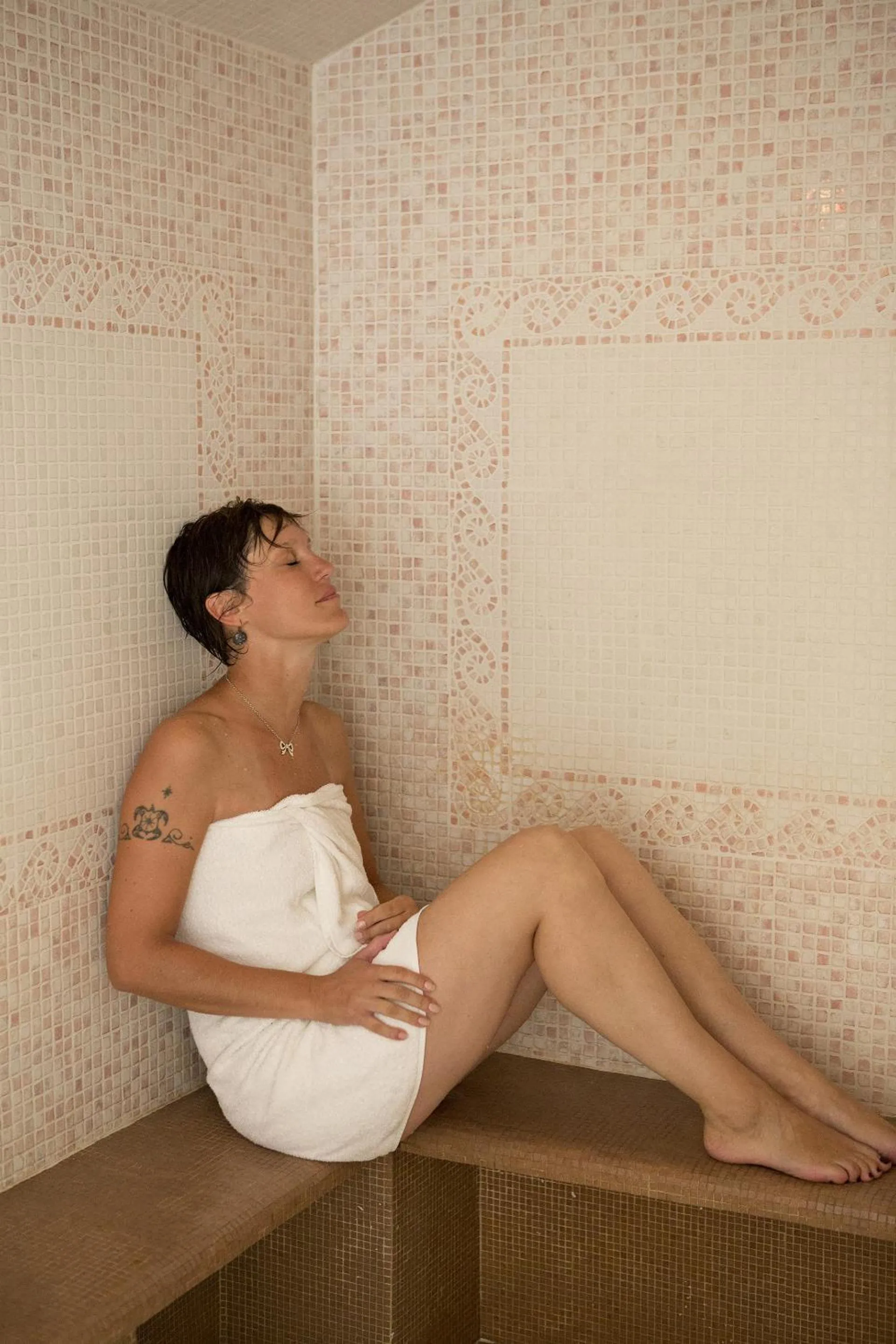 Sauna in Auberge La Tomette, The Originals Relais