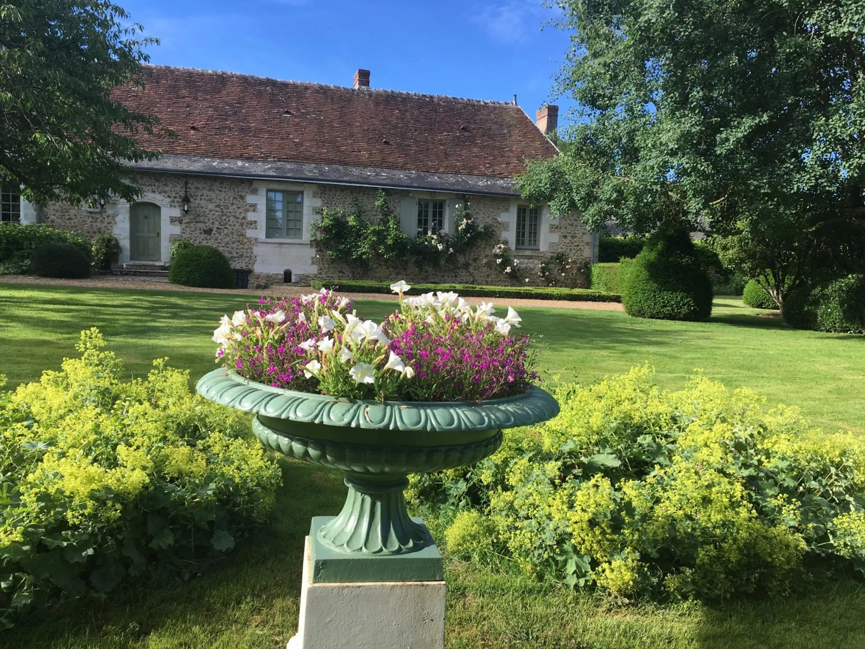 Property building in Le Manoir de Maucartier