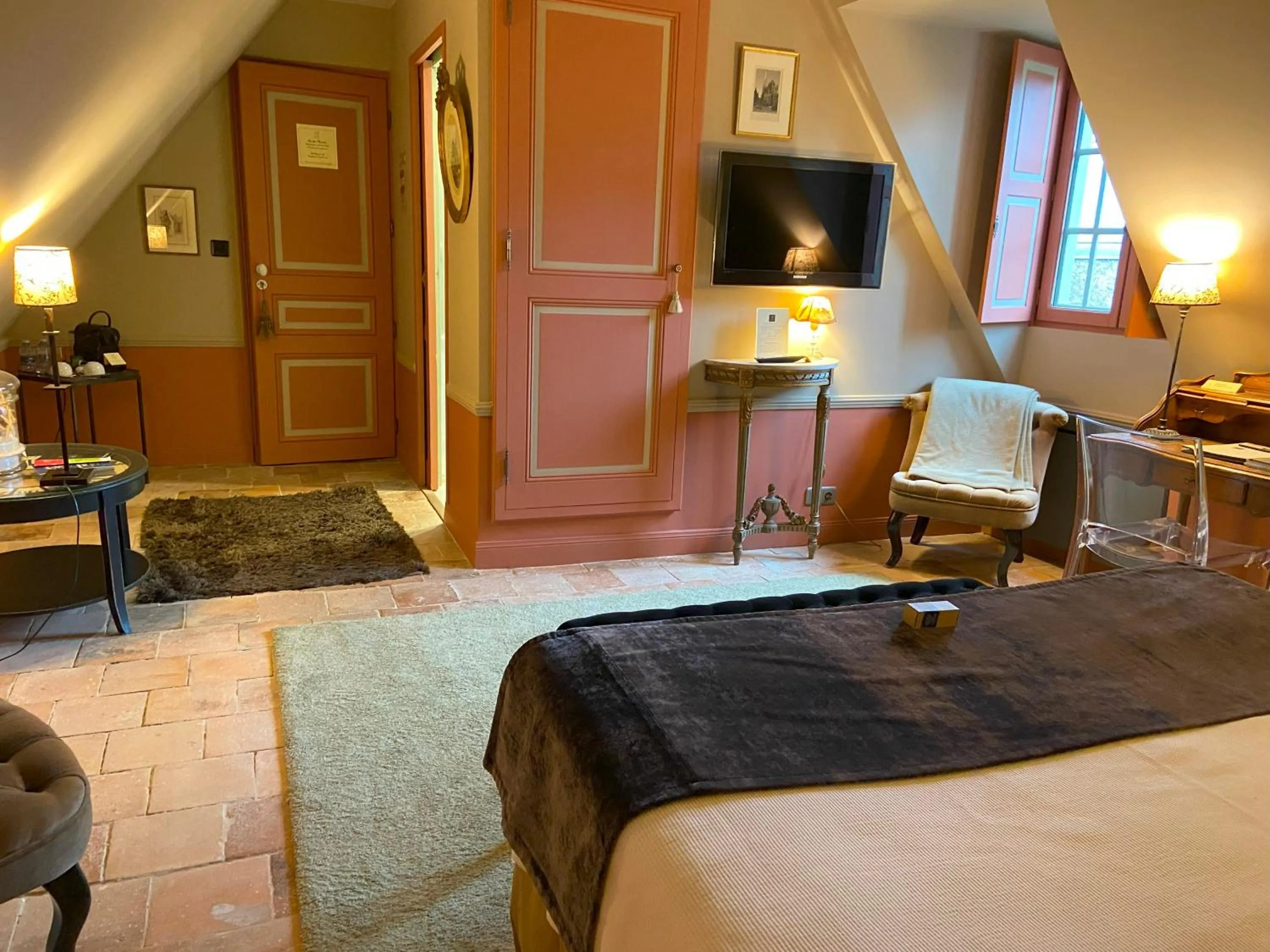 Bed in Le Manoir de Maucartier