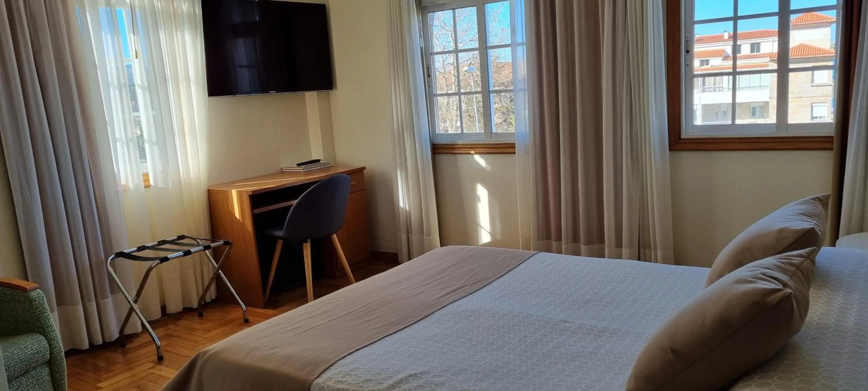 Natural landscape, Bed in Hotel Miramar Playa America Nigran