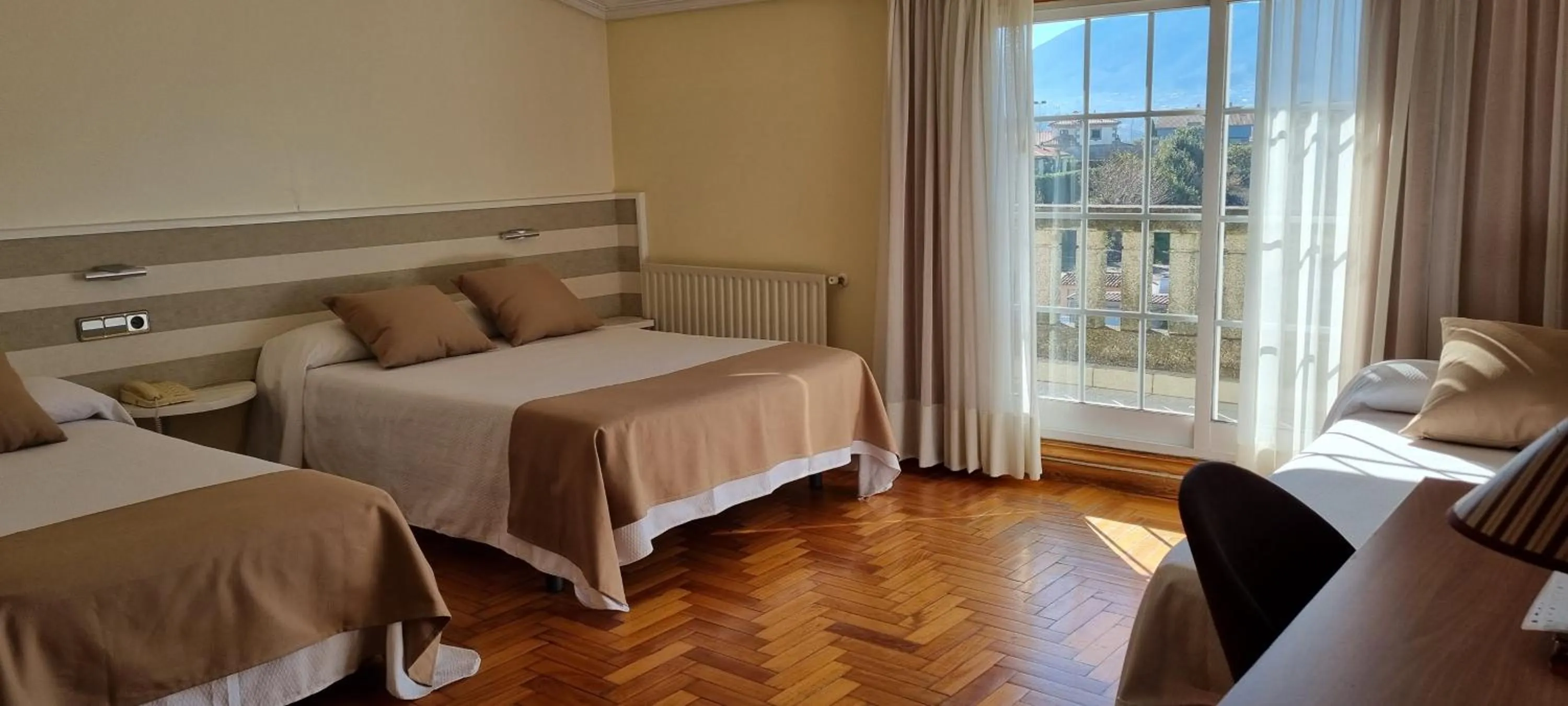 Double or Twin Room with Balcony in Hotel Miramar Playa America Nigran