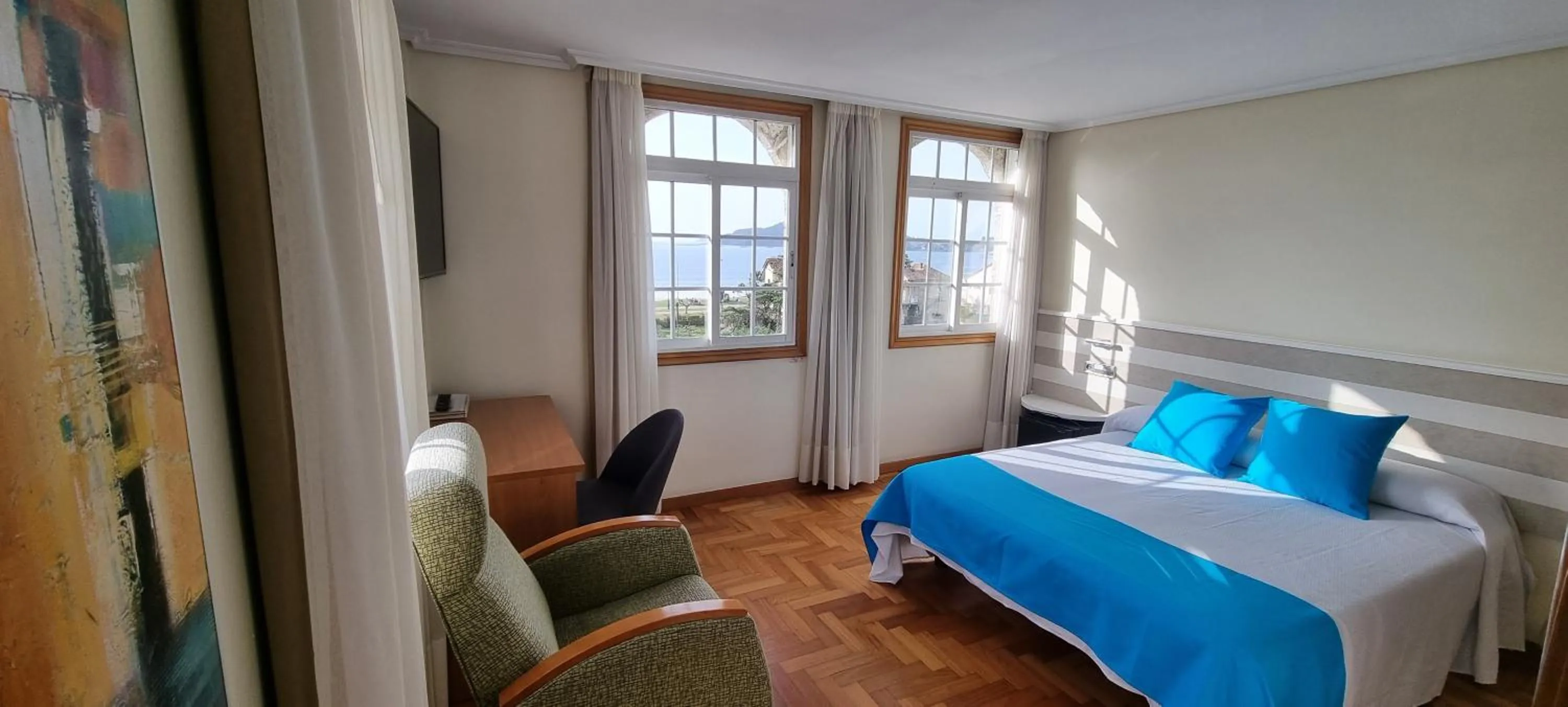 Sea view, Bed in Hotel Miramar Playa America Nigran